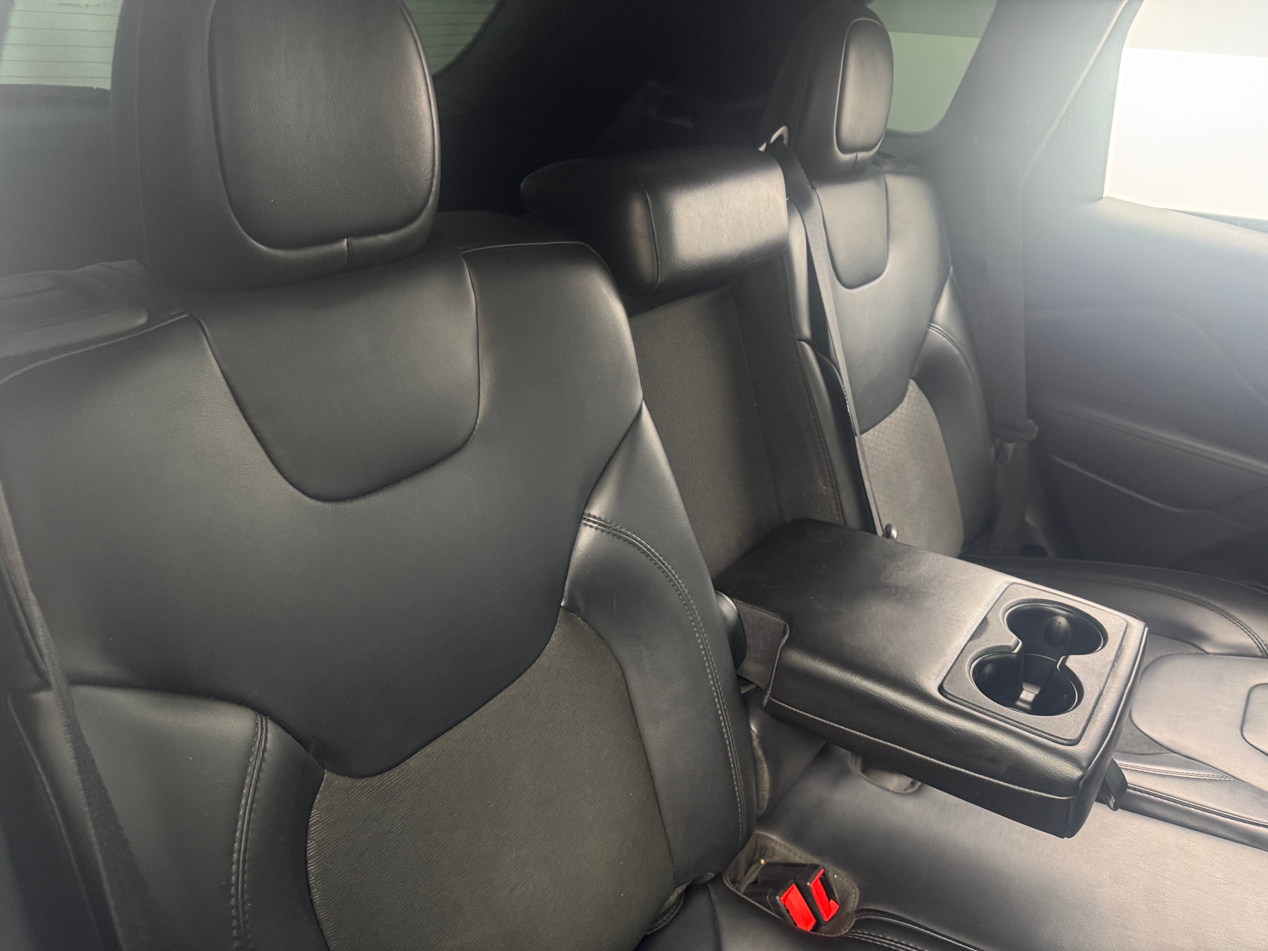 2020 Jeep Cherokee Altitude 6