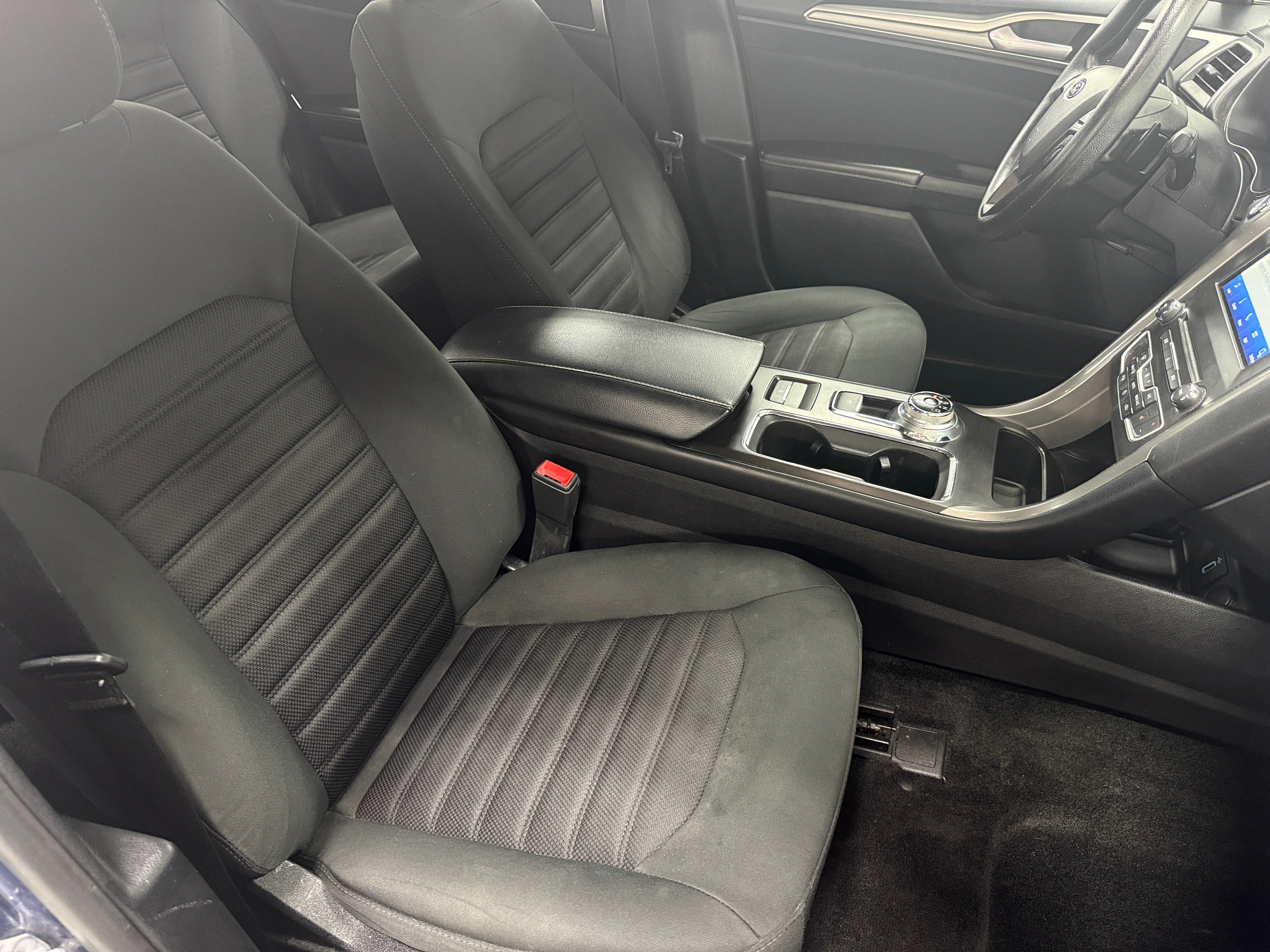 2018 Ford Fusion SE 2