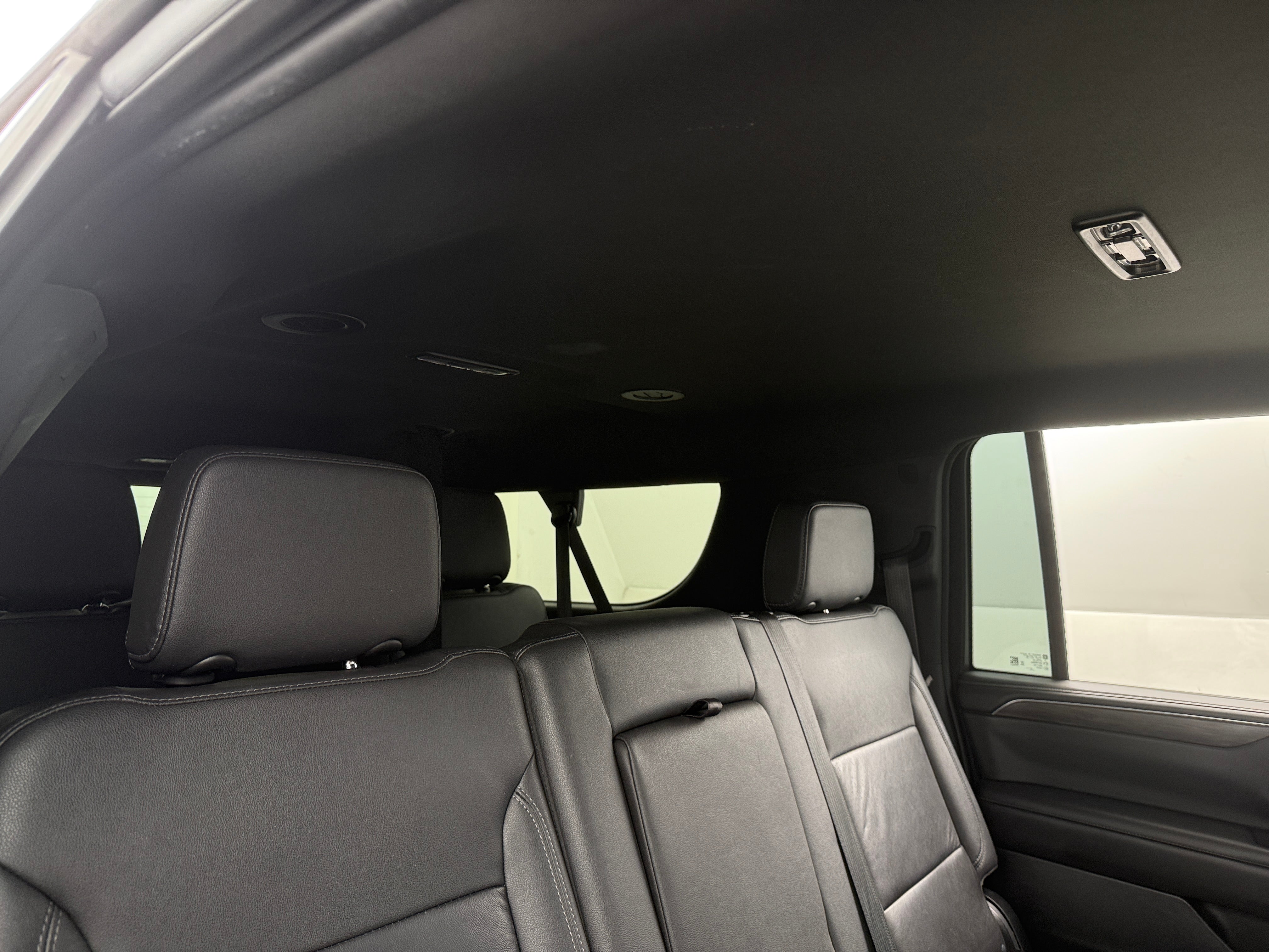 2023 Chevrolet Suburban LT 5