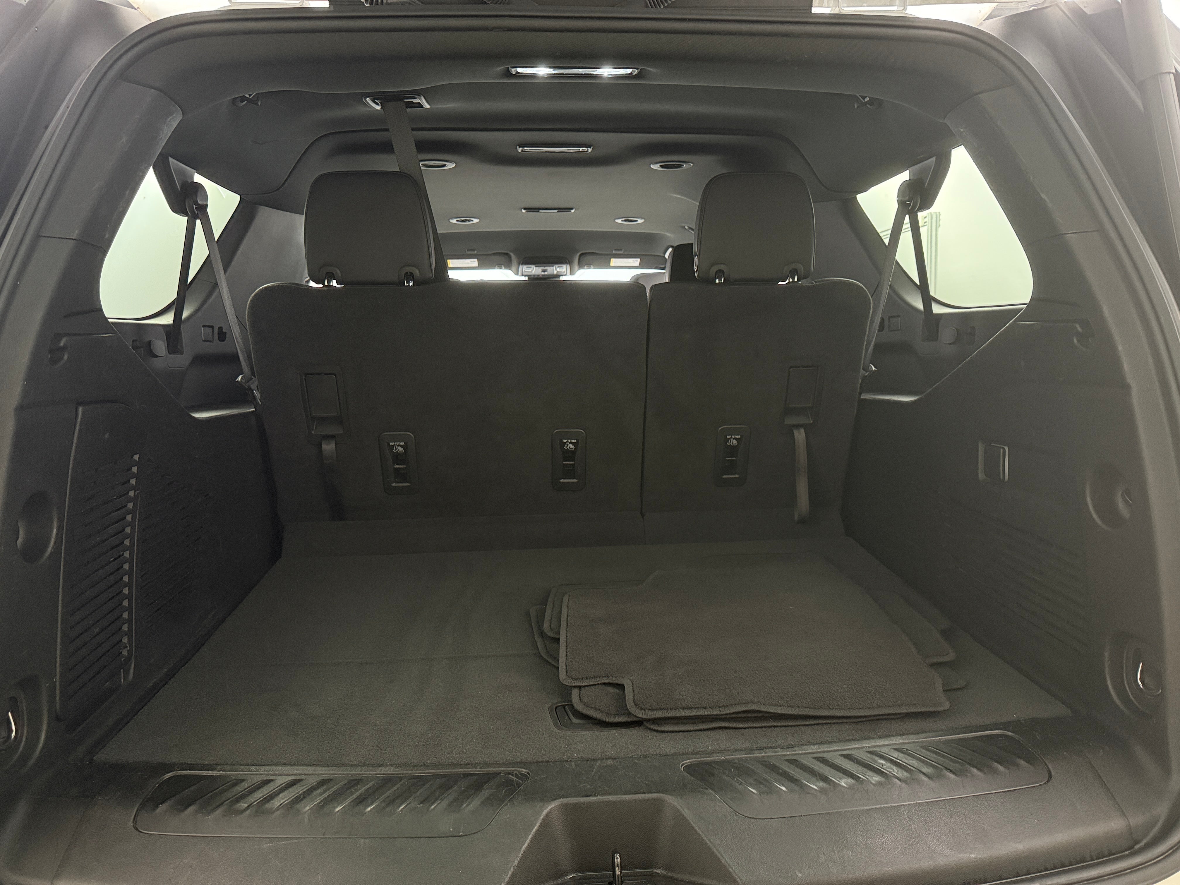 2023 Chevrolet Suburban LT 6