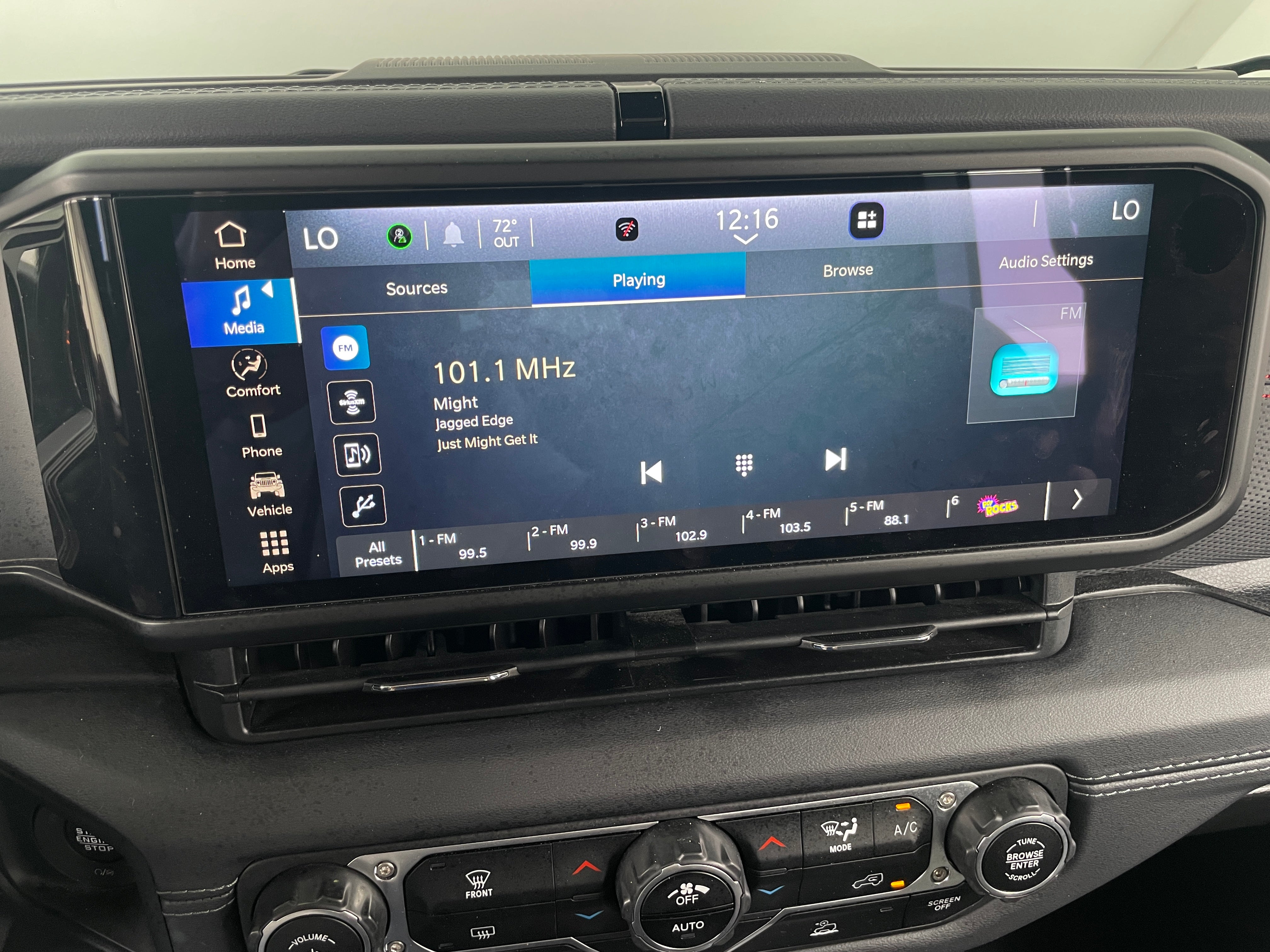 2024 Jeep Wrangler Rubicon 4