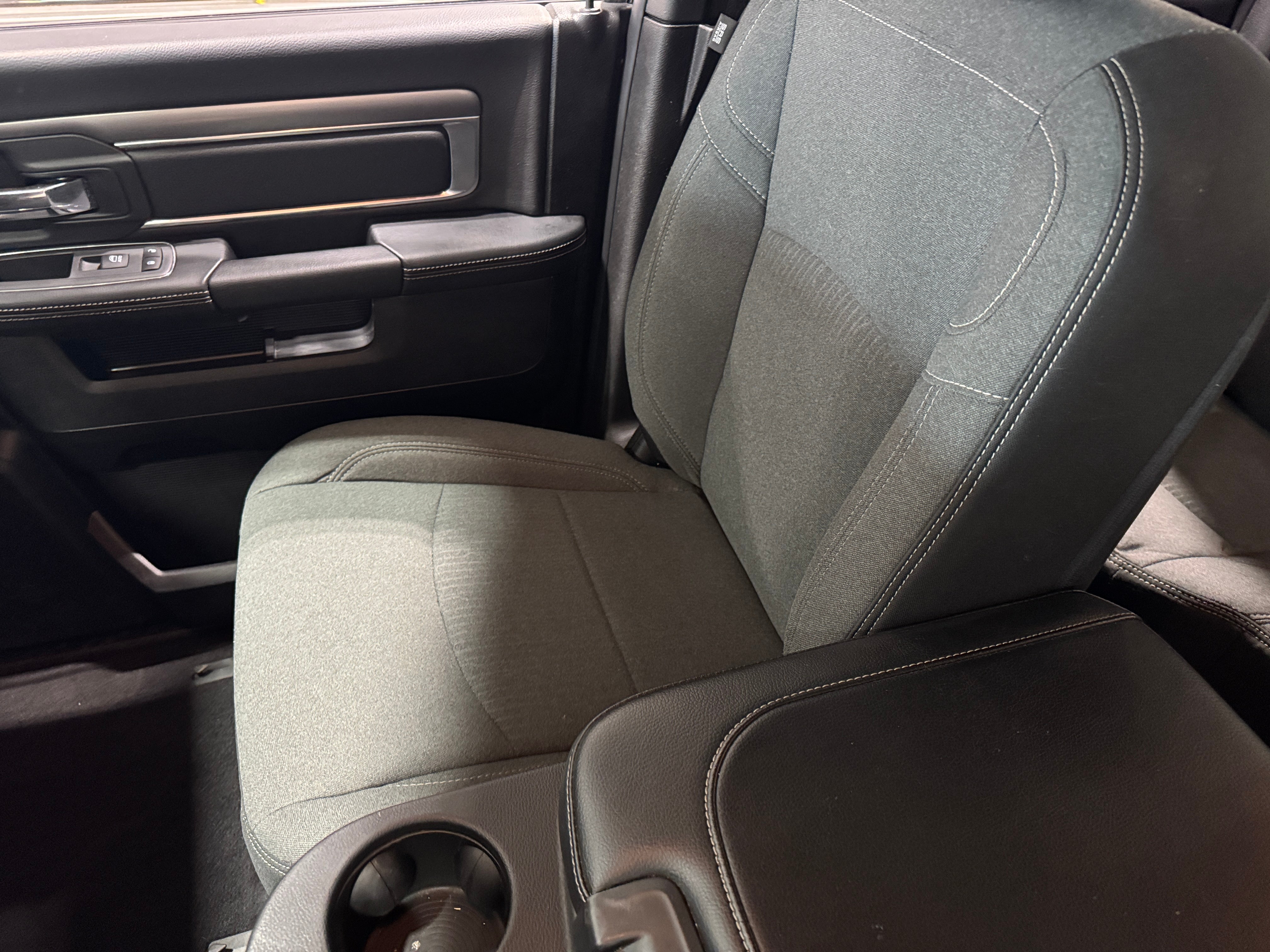 2022 RAM 1500 Classic Warlock 2
