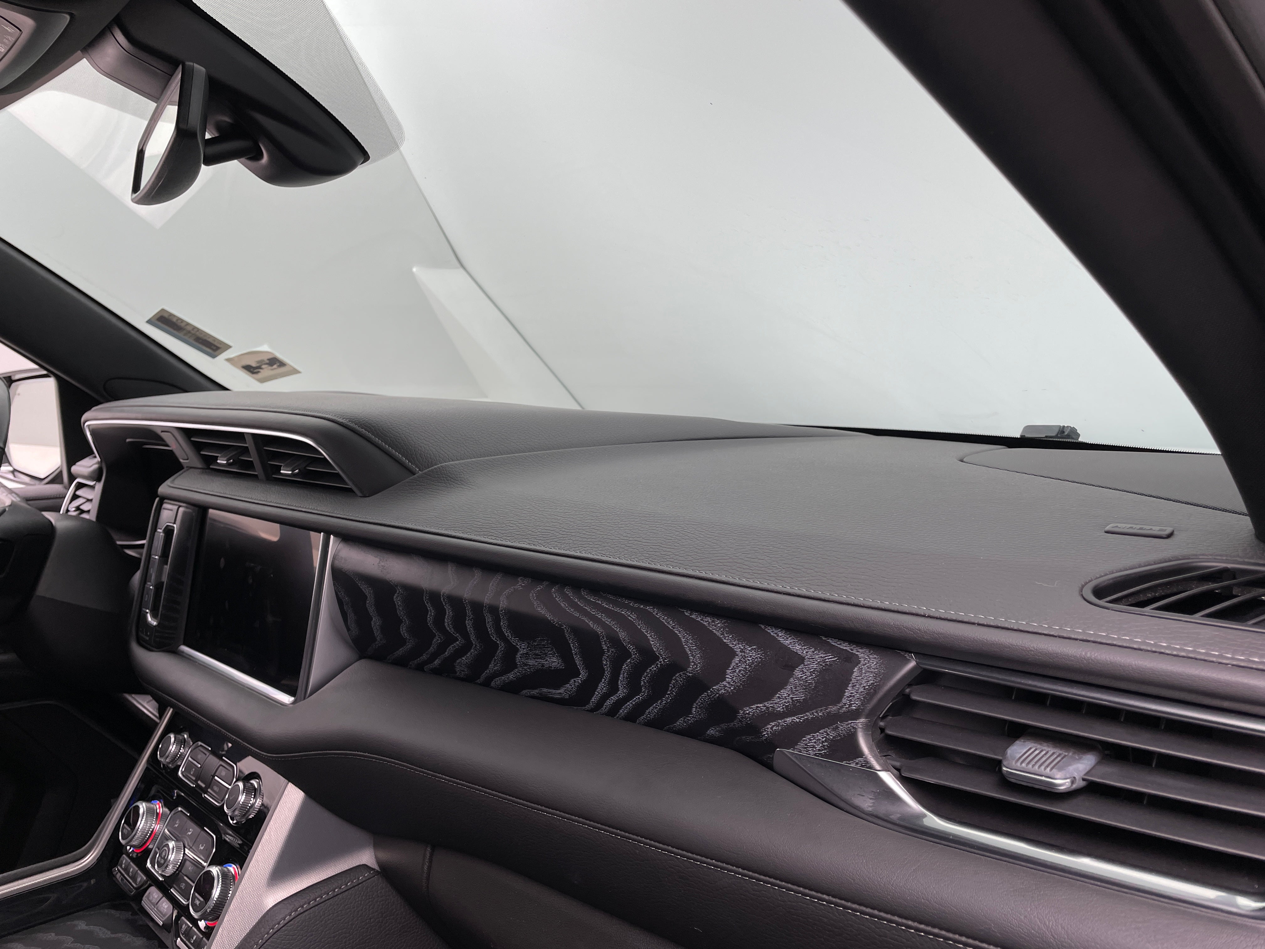 2022 GMC Yukon Denali 2