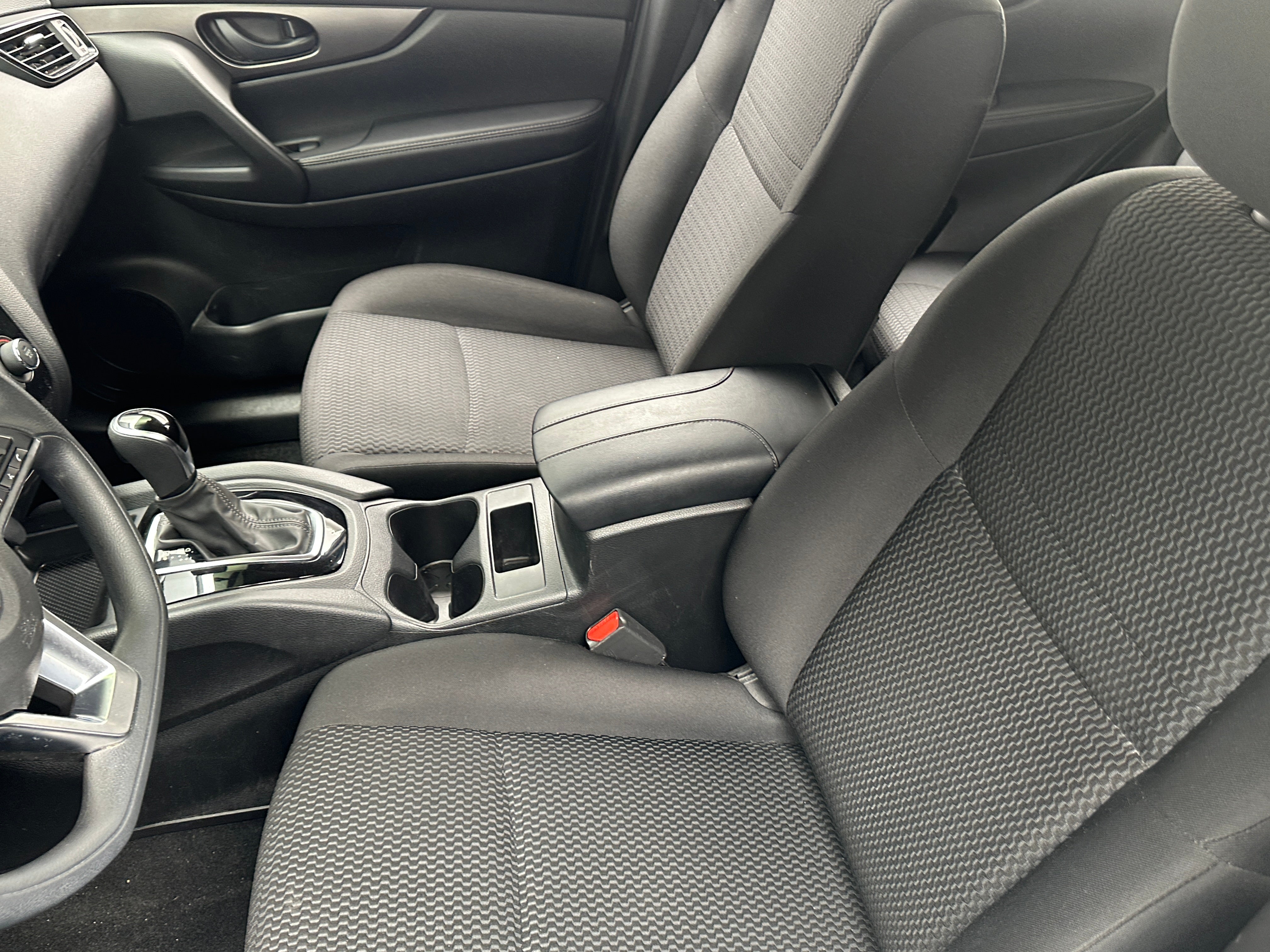 2019 Nissan Rogue Sport S 2