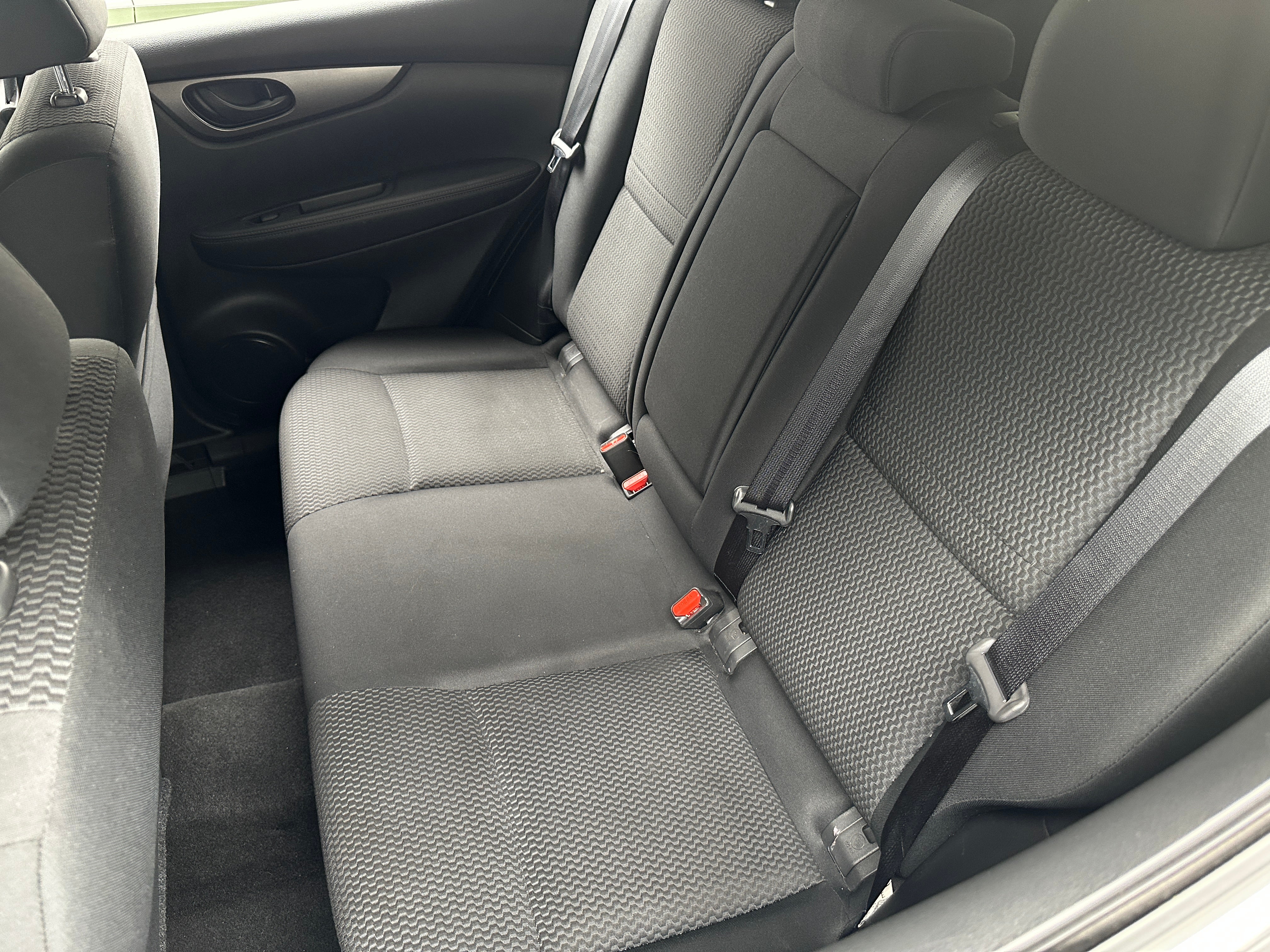 2019 Nissan Rogue Sport S 6