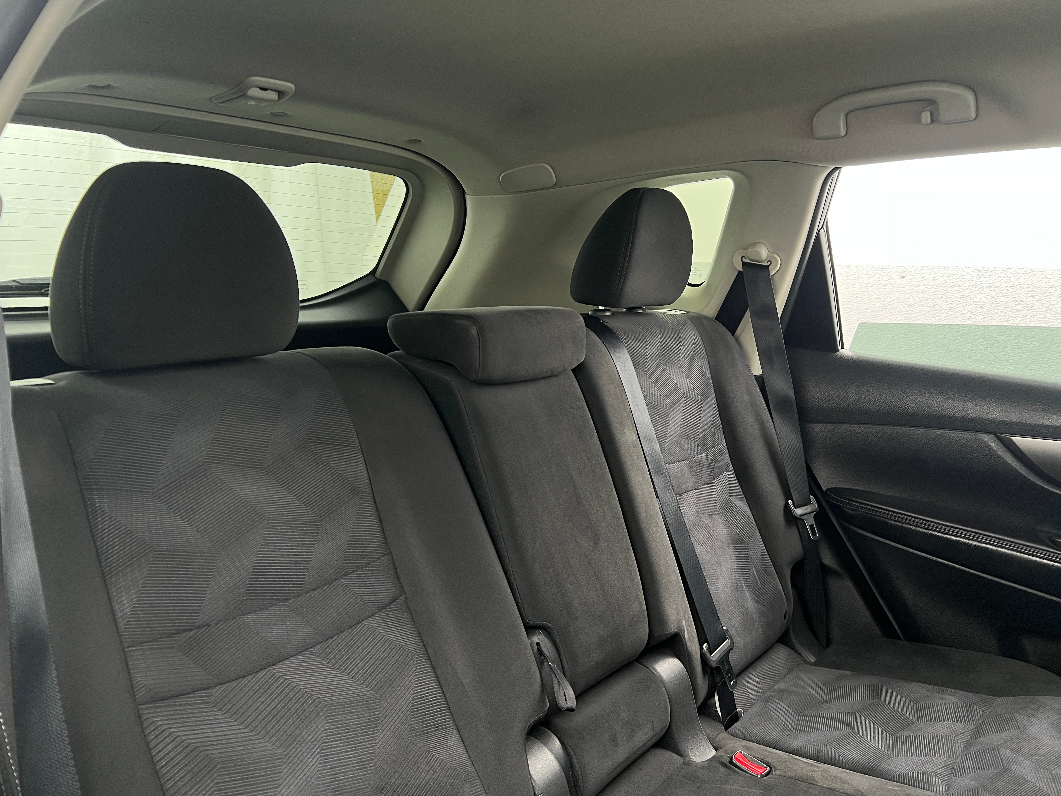 2015 Nissan Rogue SV 6