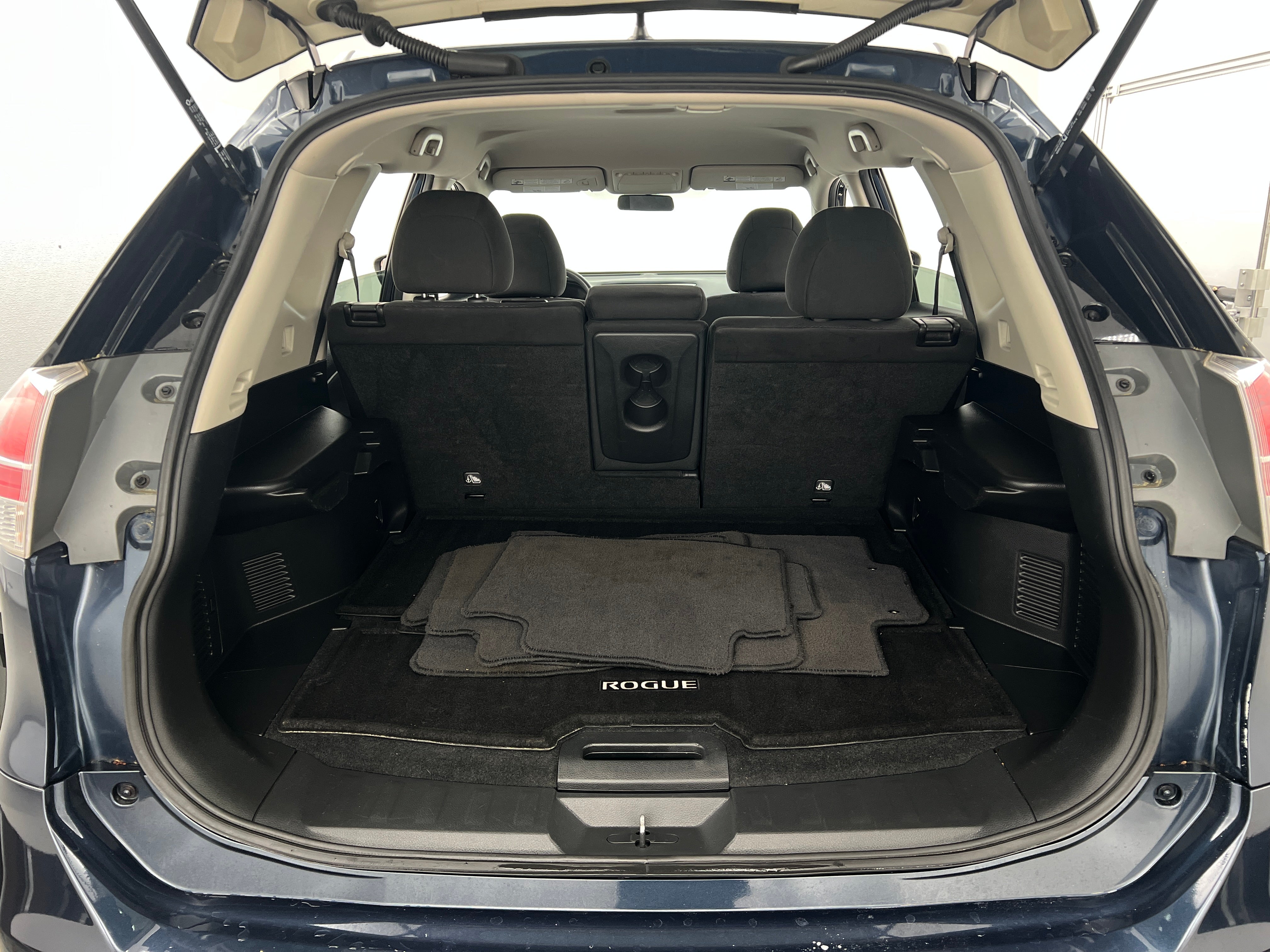 2015 Nissan Rogue SV 7