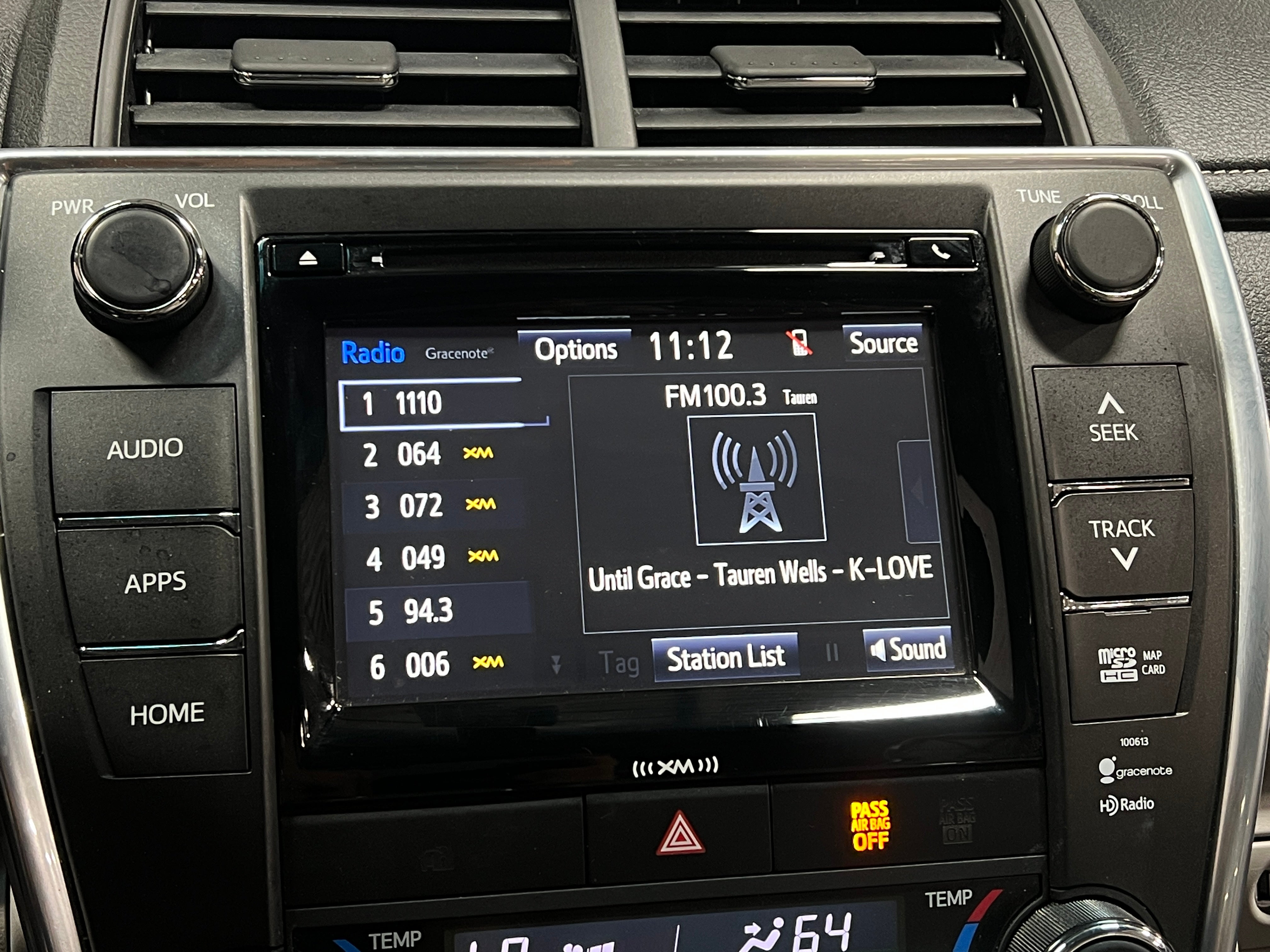 2016 Toyota Camry XLE 3