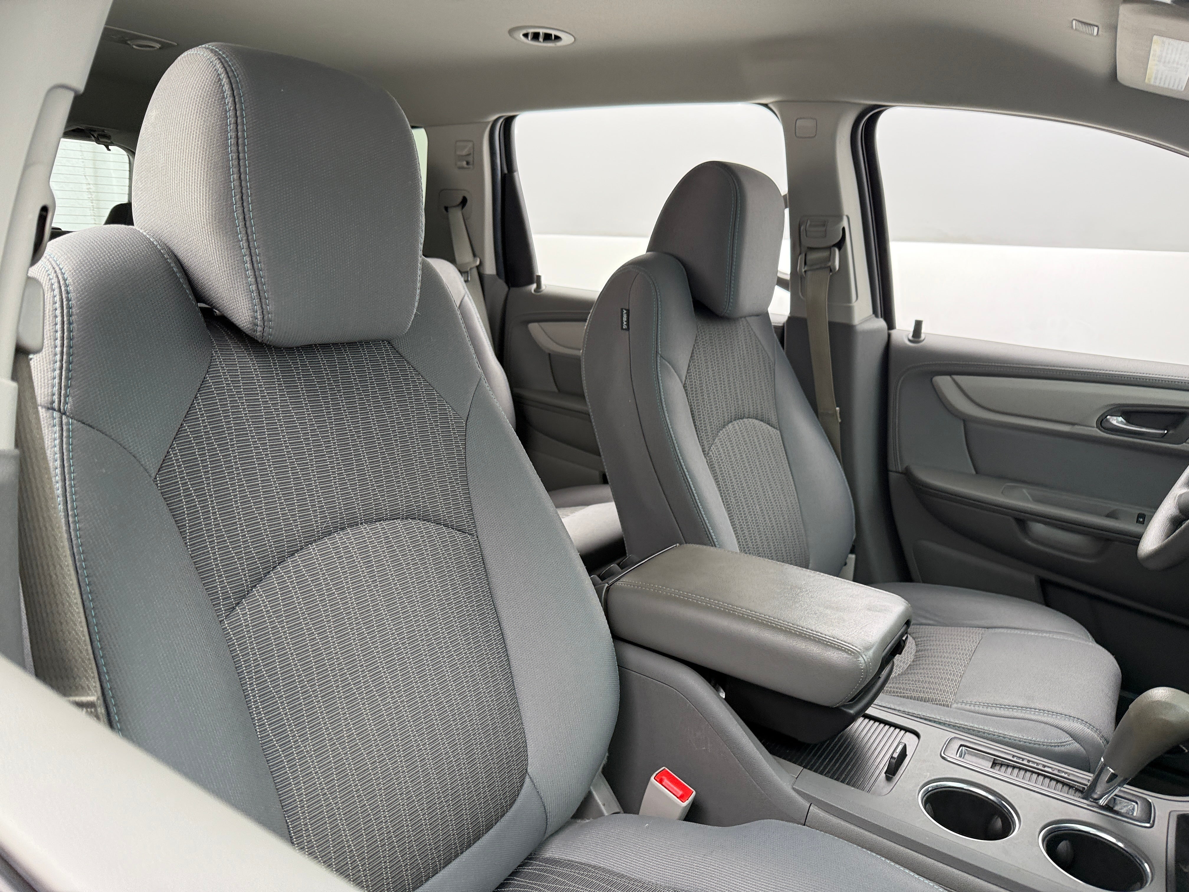 2017 Chevrolet Traverse LS 2