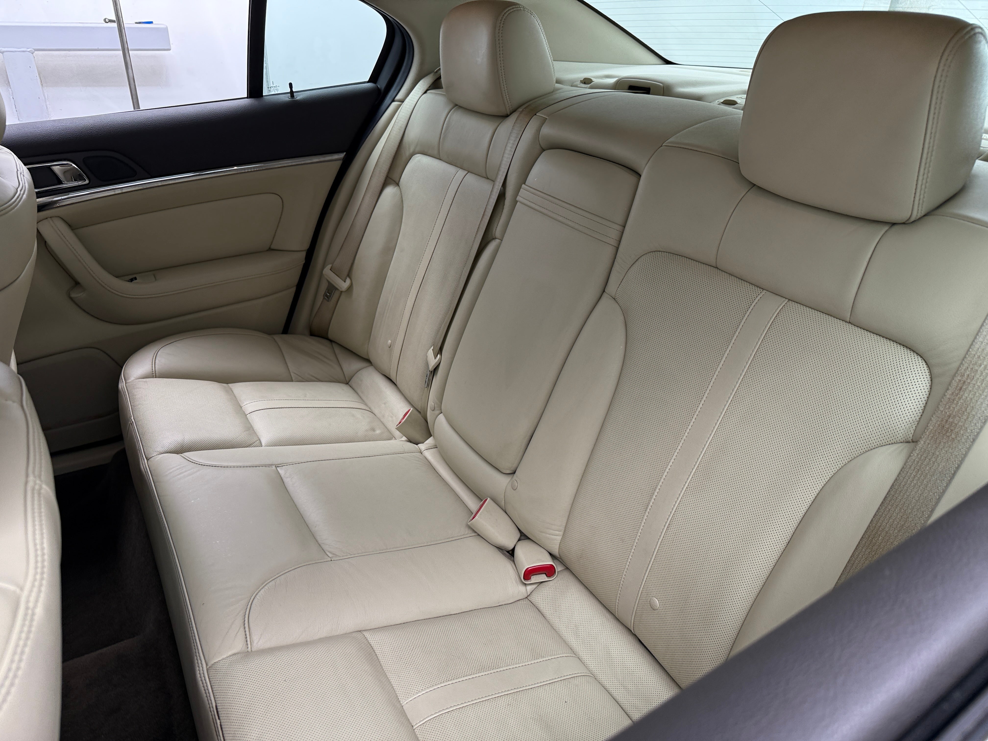 2013 Lincoln MKS  5
