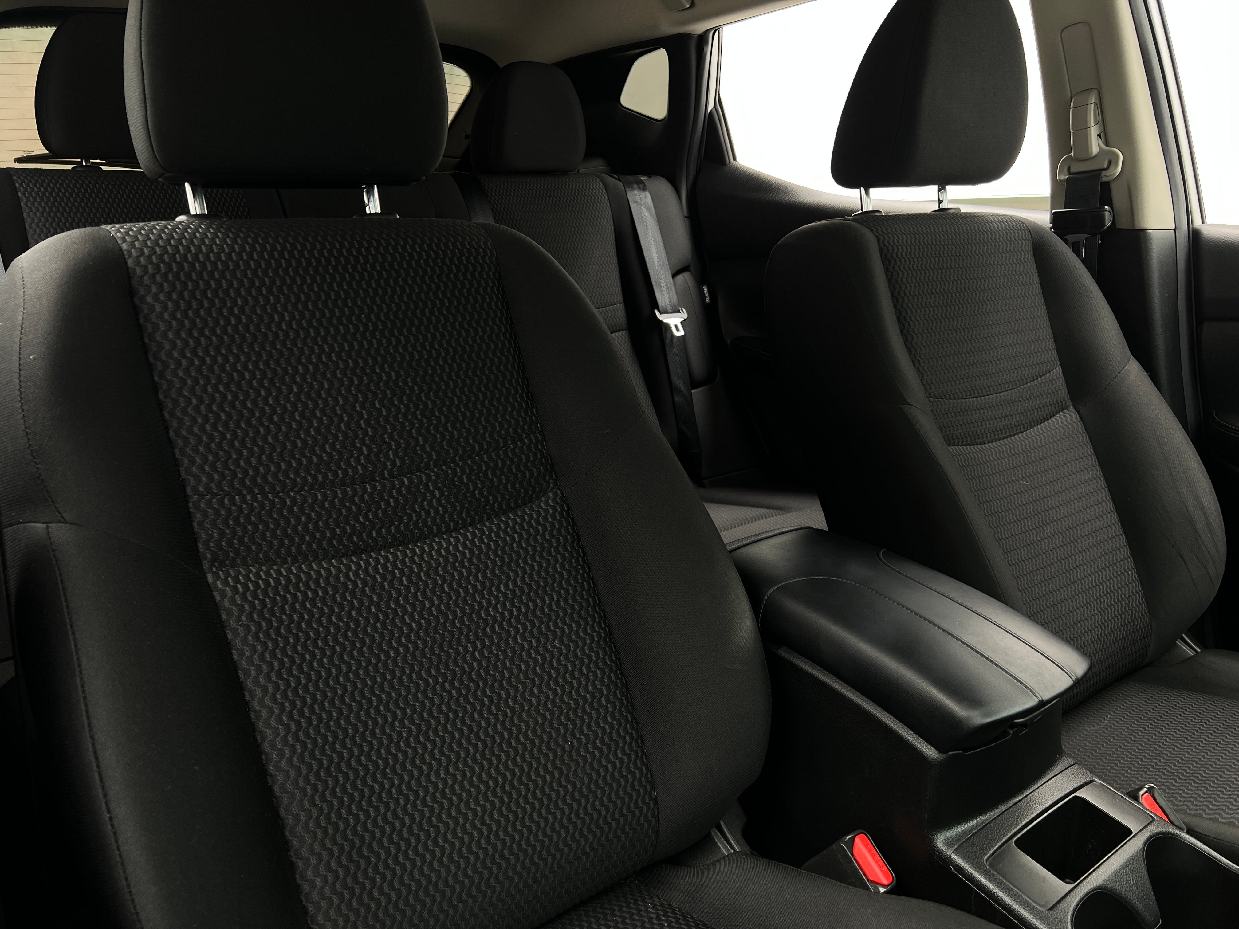 2020 Nissan Rogue Sport S 2