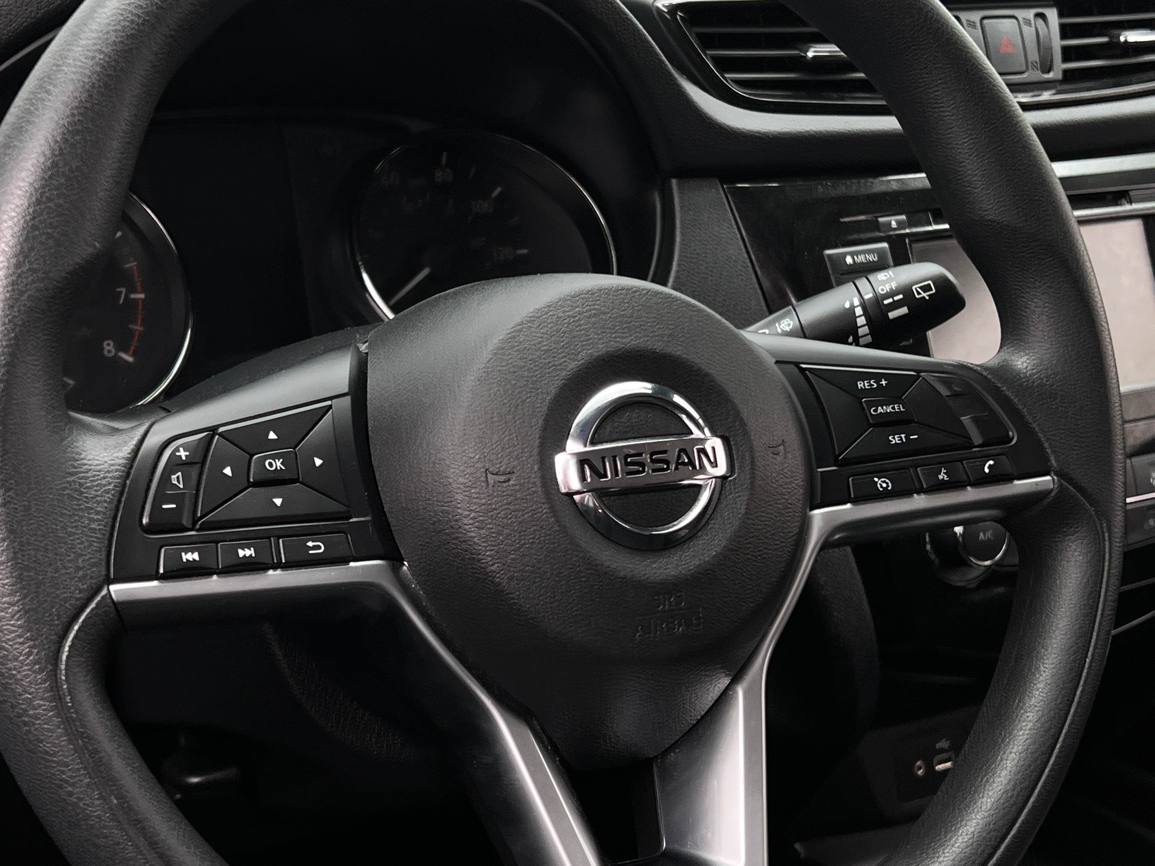 2020 Nissan Rogue Sport S 5