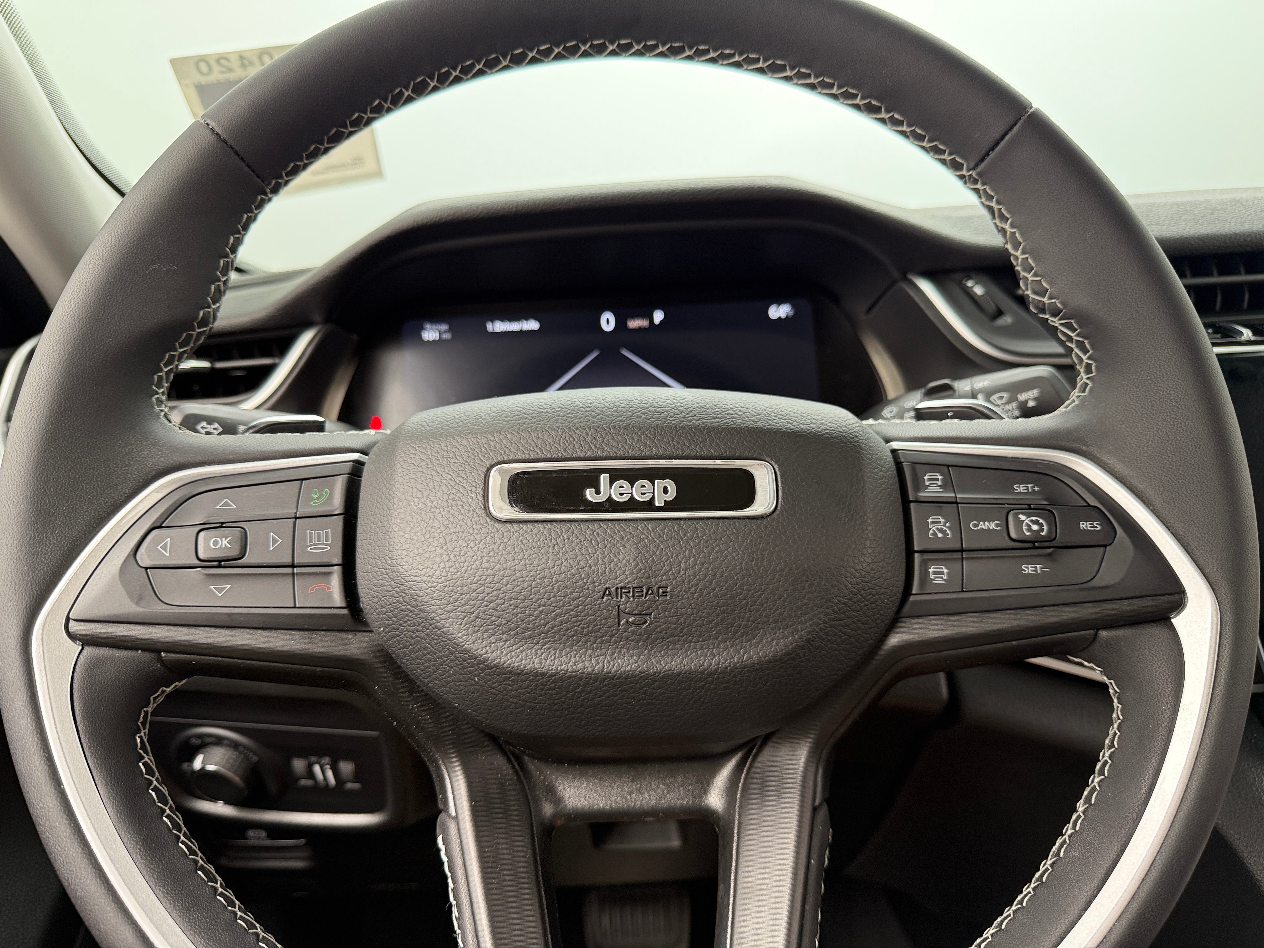 2023 Jeep Grand Cherokee Laredo 5