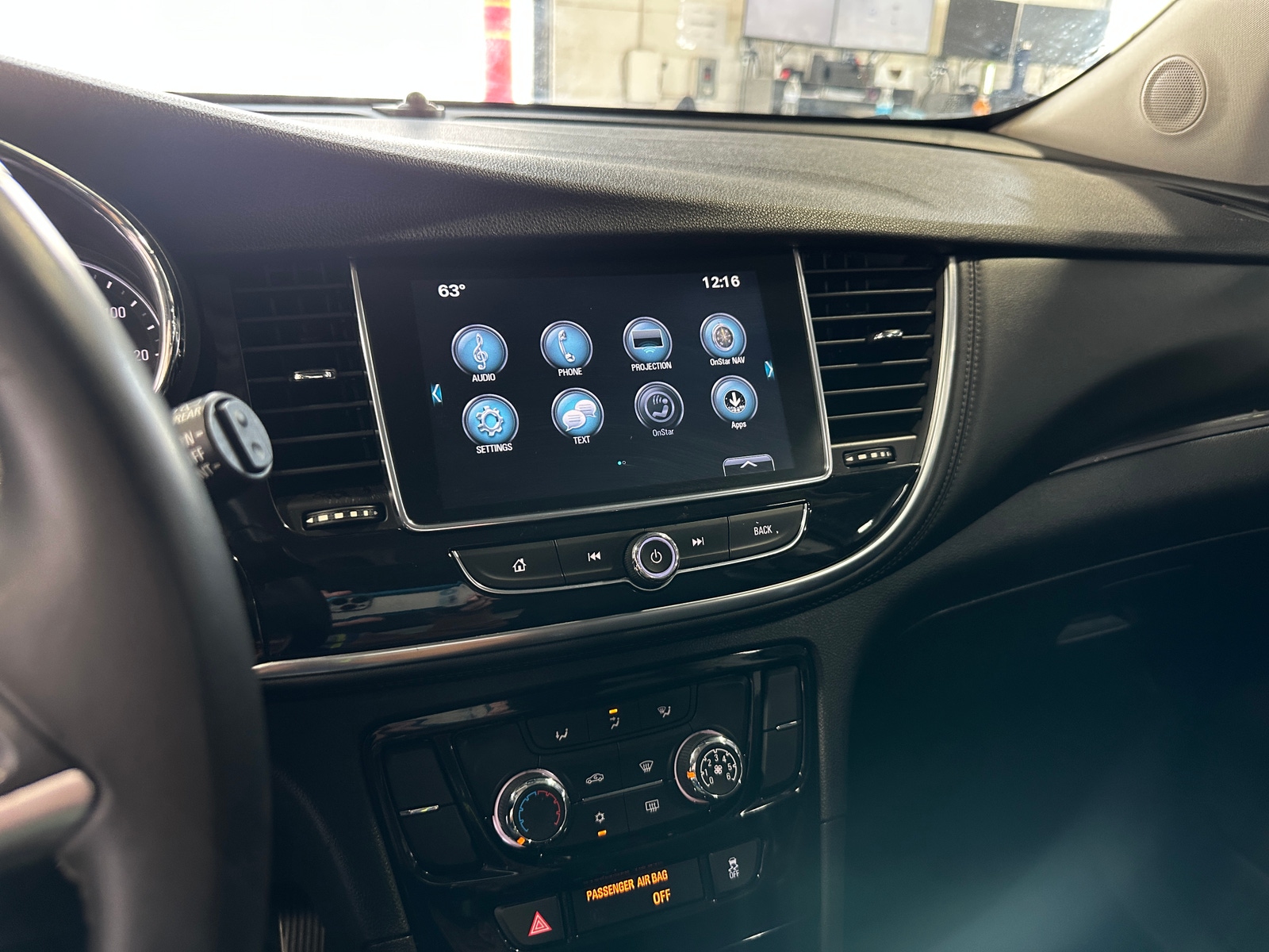 Thumbnail: 2018 Buick Encore - 4