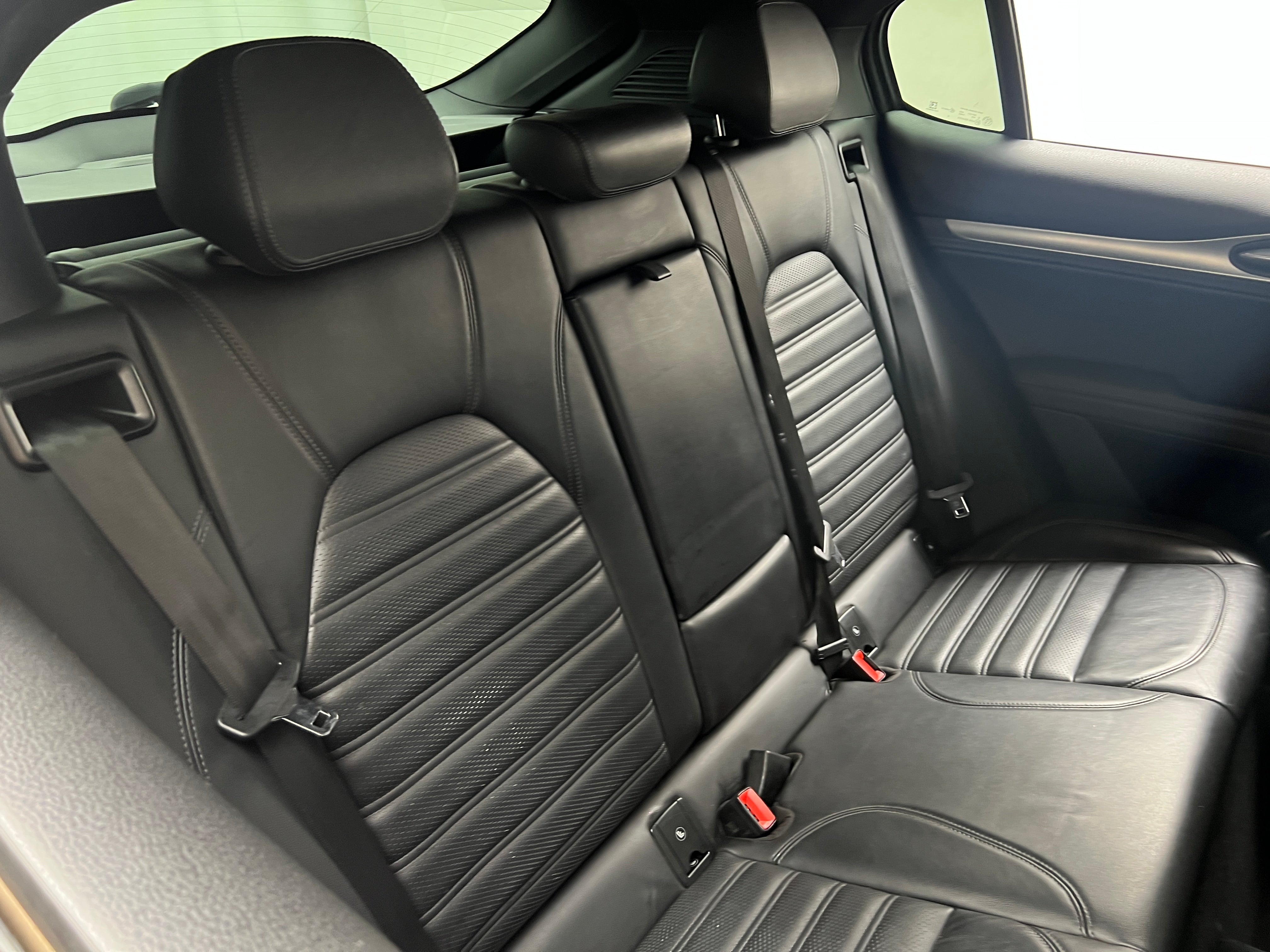 2018 Alfa Romeo Stelvio Ti Sport 5