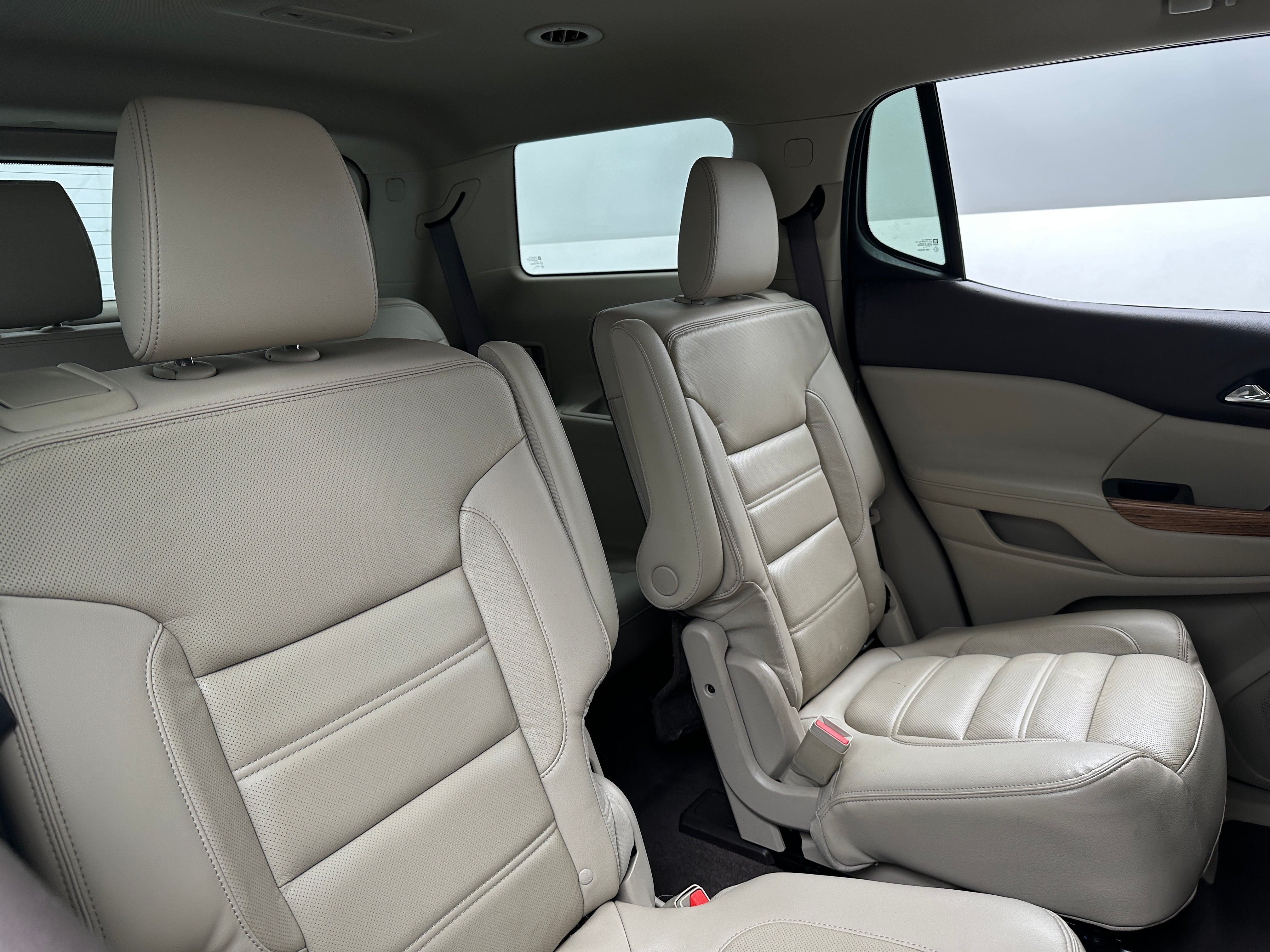 2017 GMC Acadia Denali 5