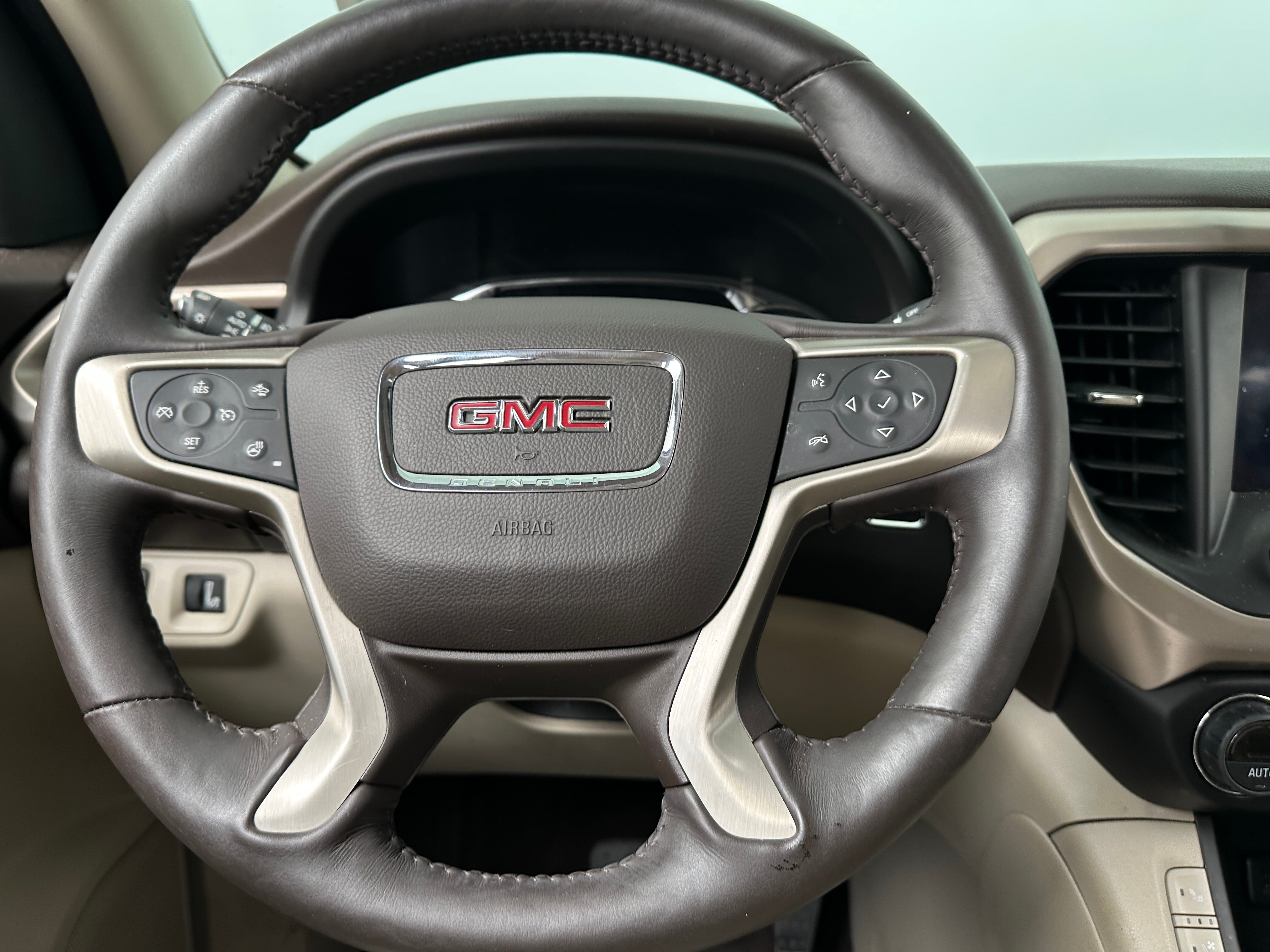 2017 GMC Acadia Denali 4