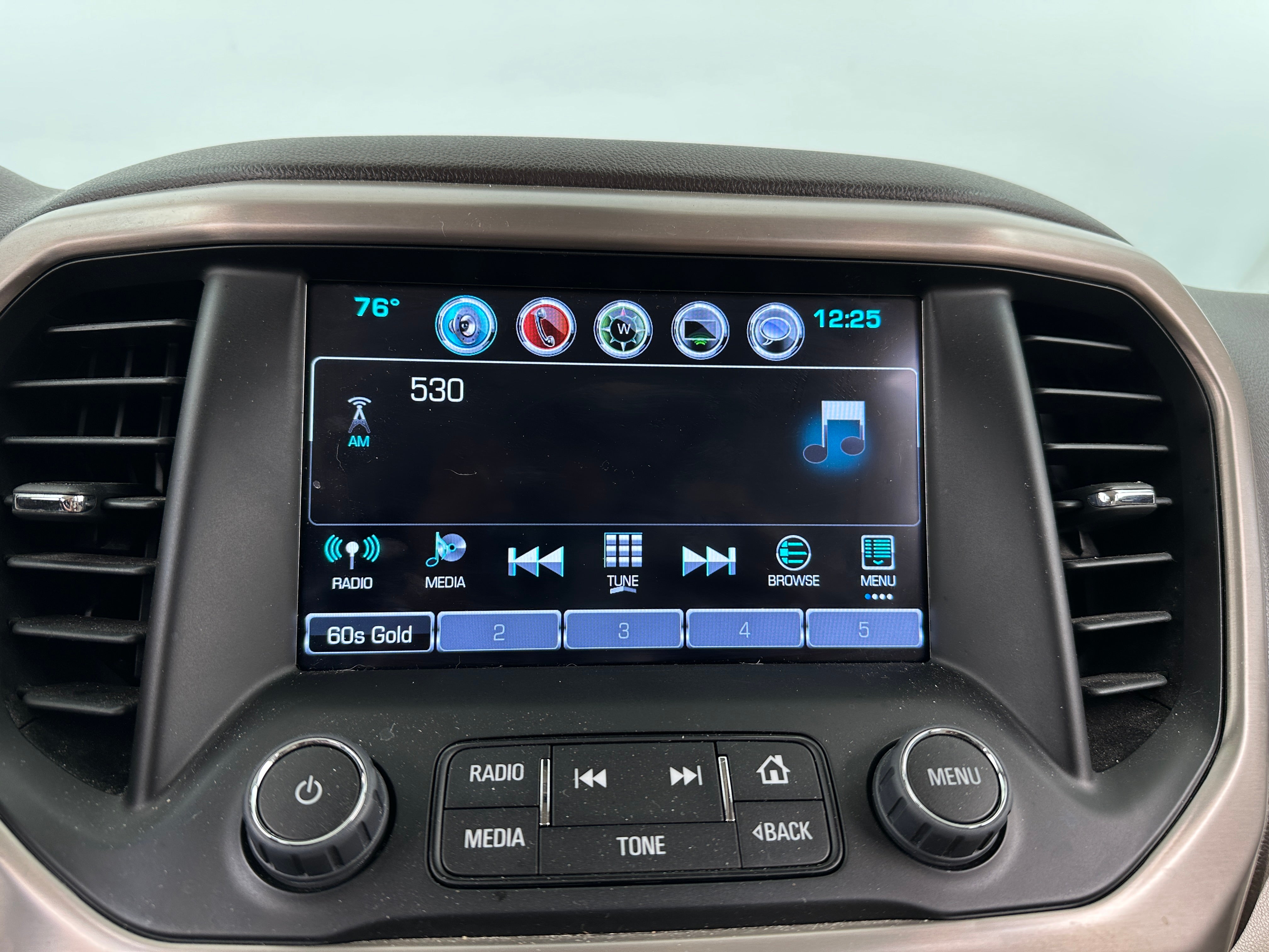 2017 GMC Acadia Denali 3