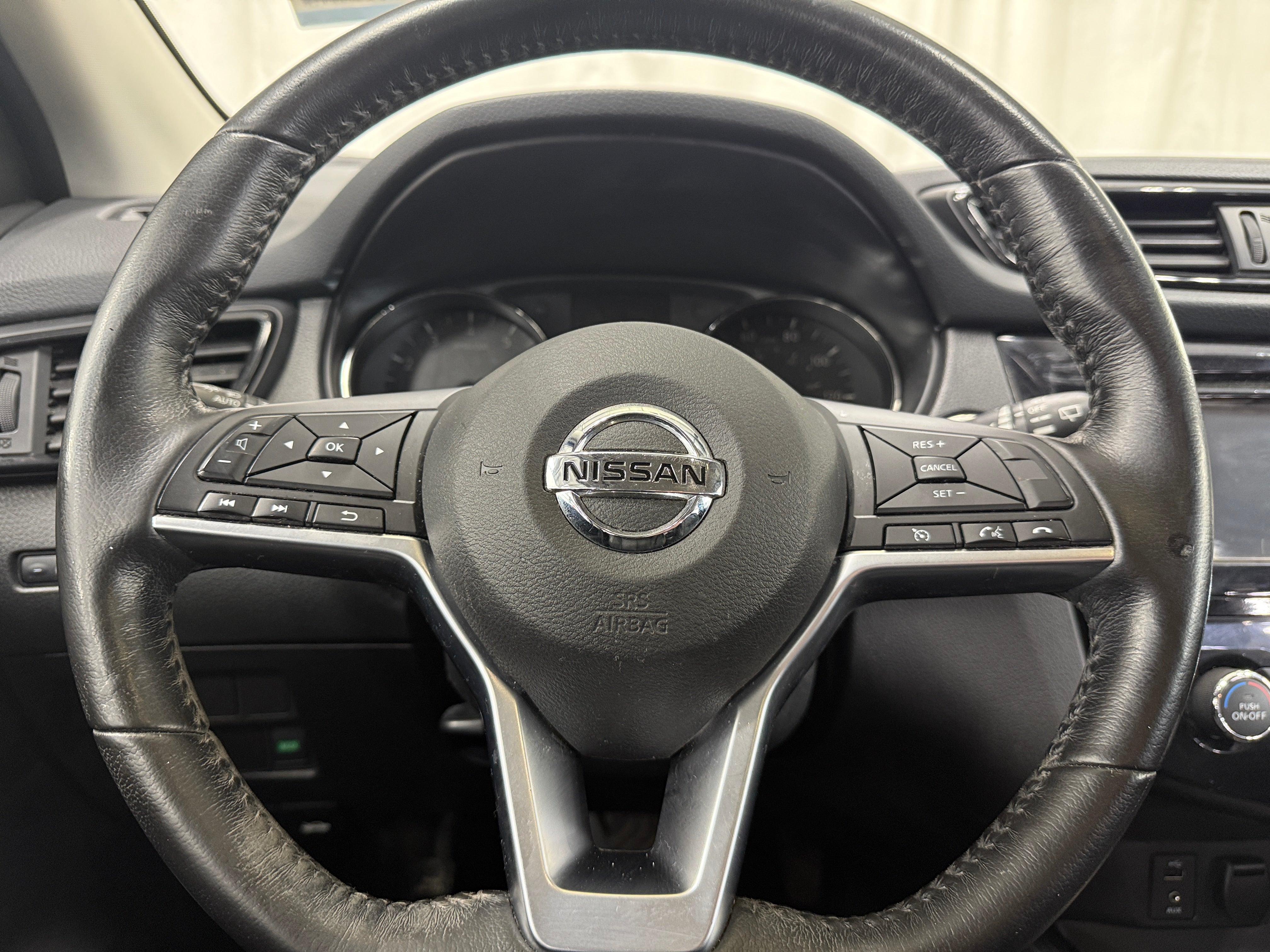 2017 Nissan Rogue Sport SL 4