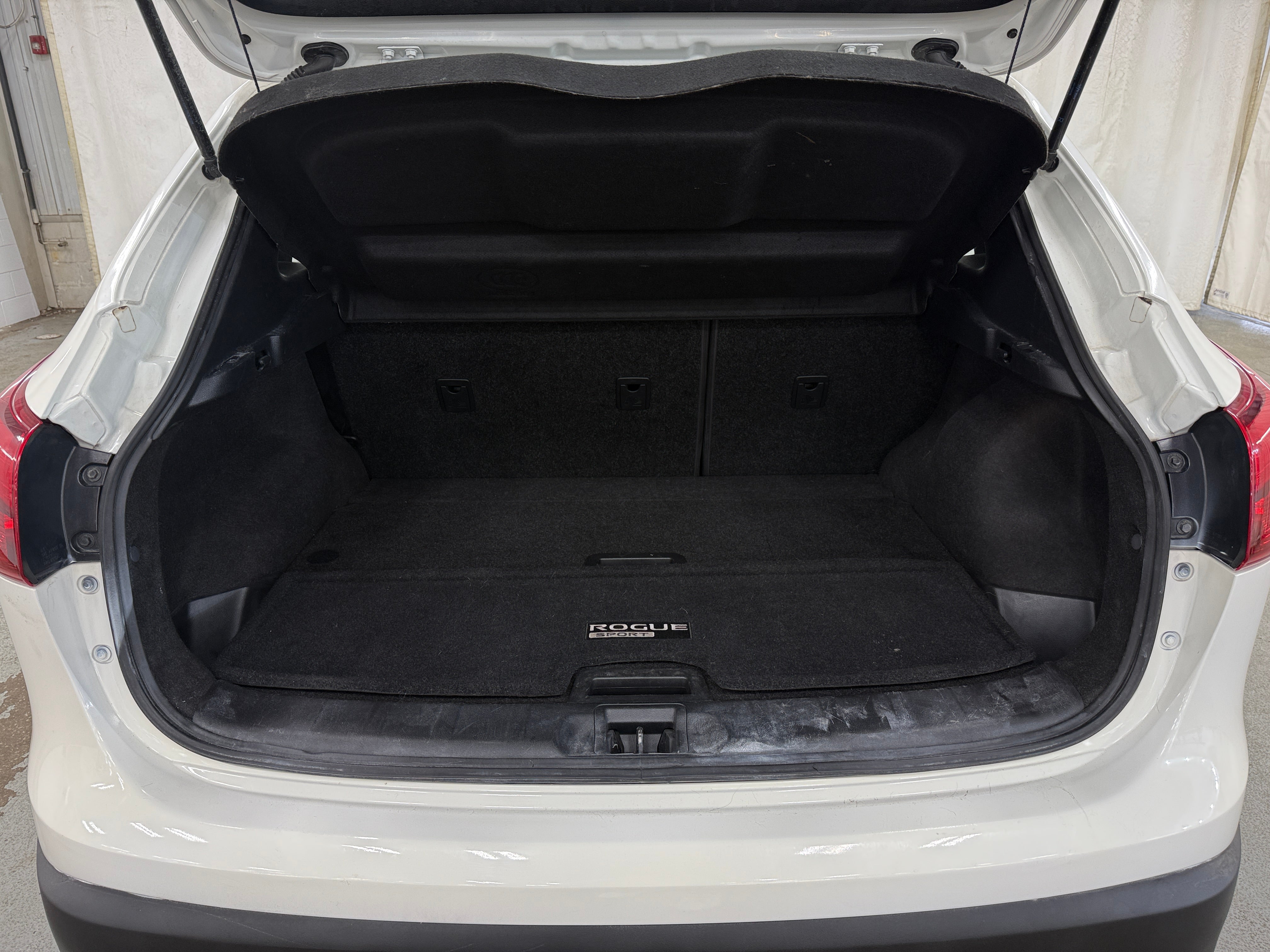 2017 Nissan Rogue Sport SL 6