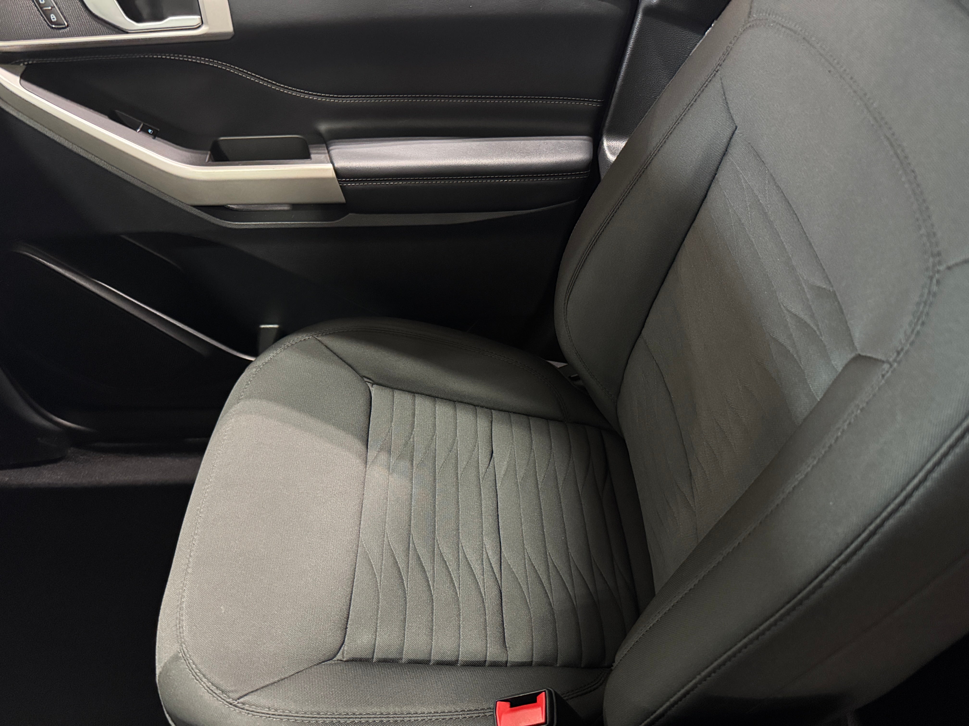 2021 Ford Explorer XLT 2
