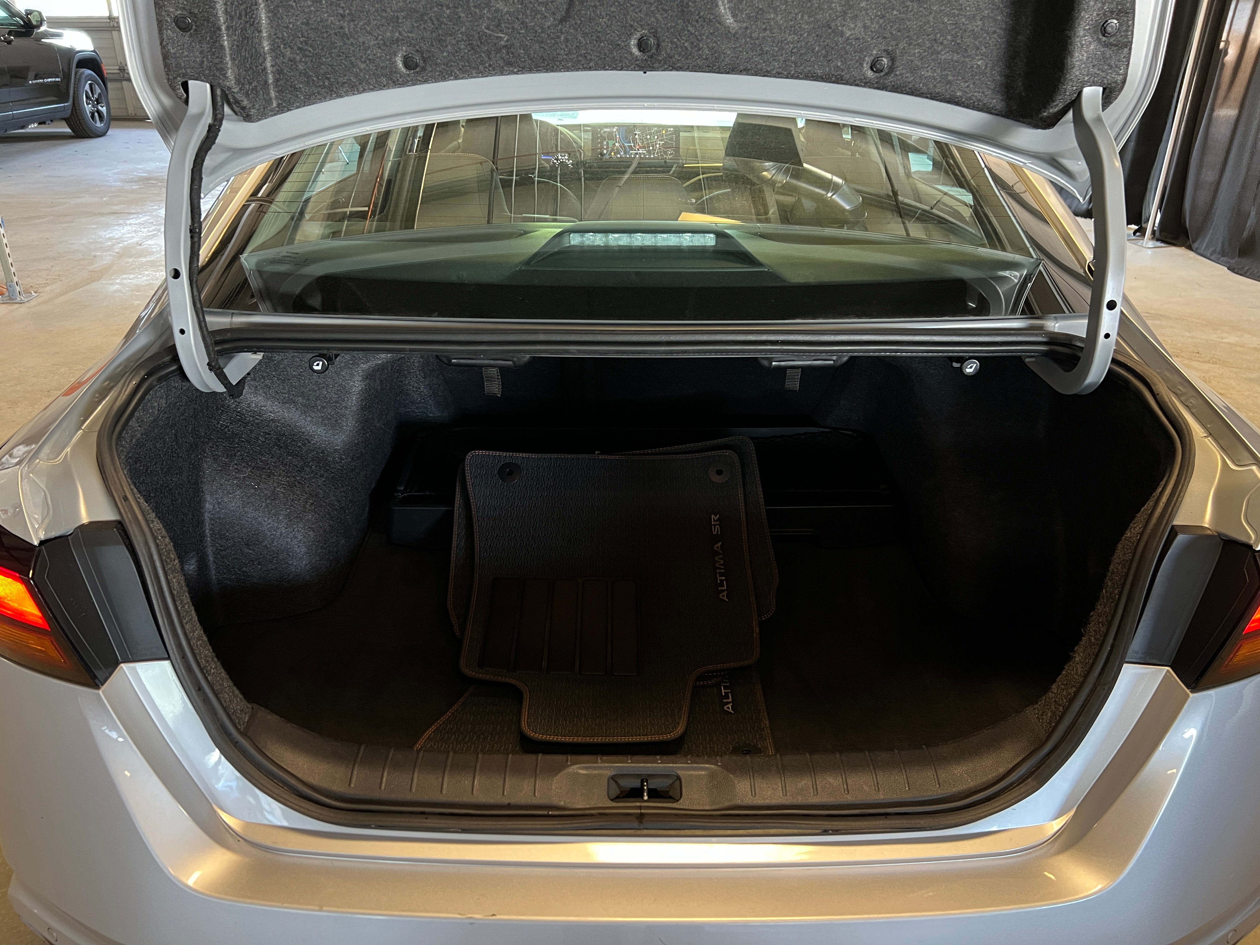 2024 Nissan Altima SR 6