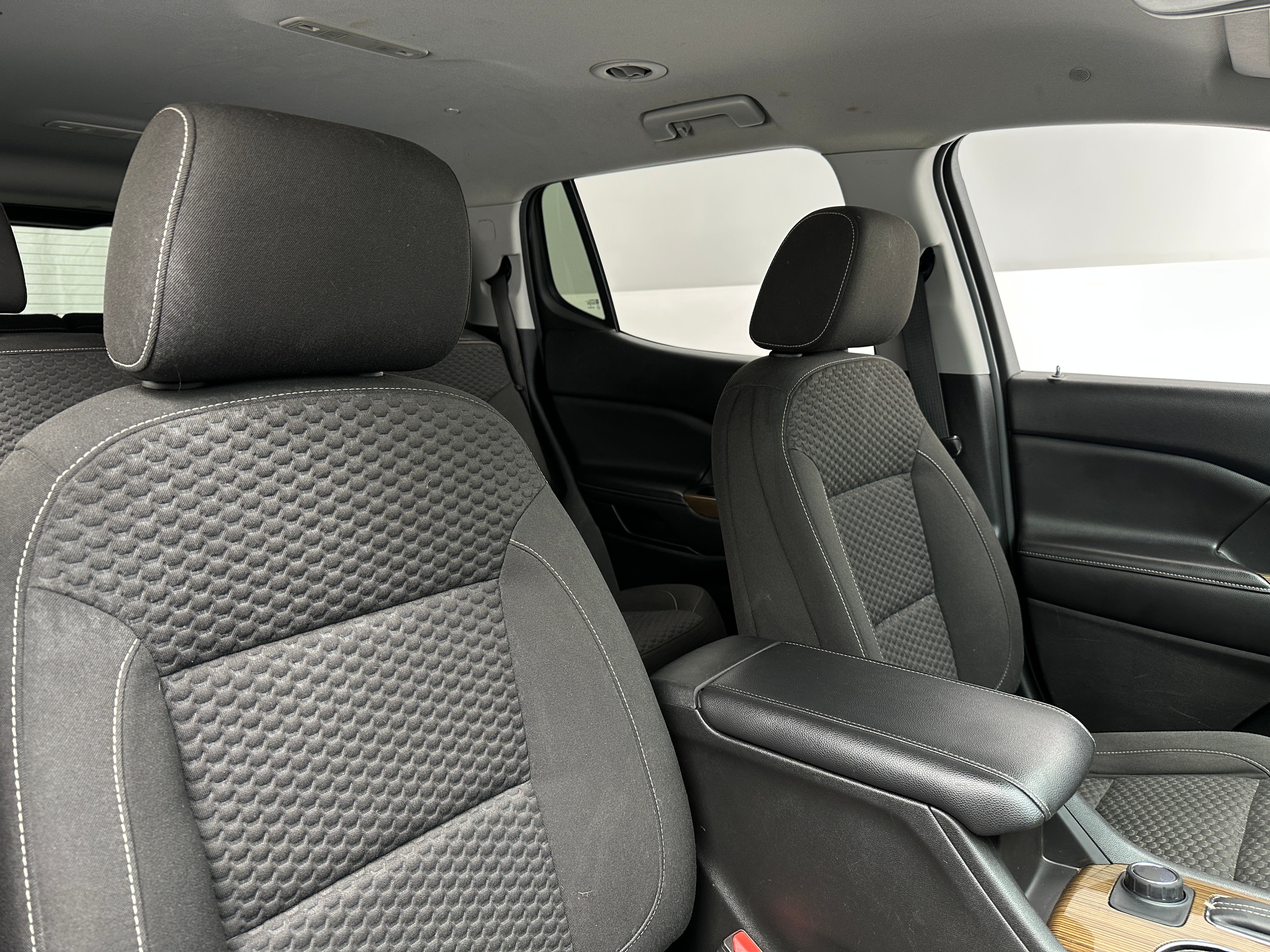 2018 GMC Acadia SLE 2
