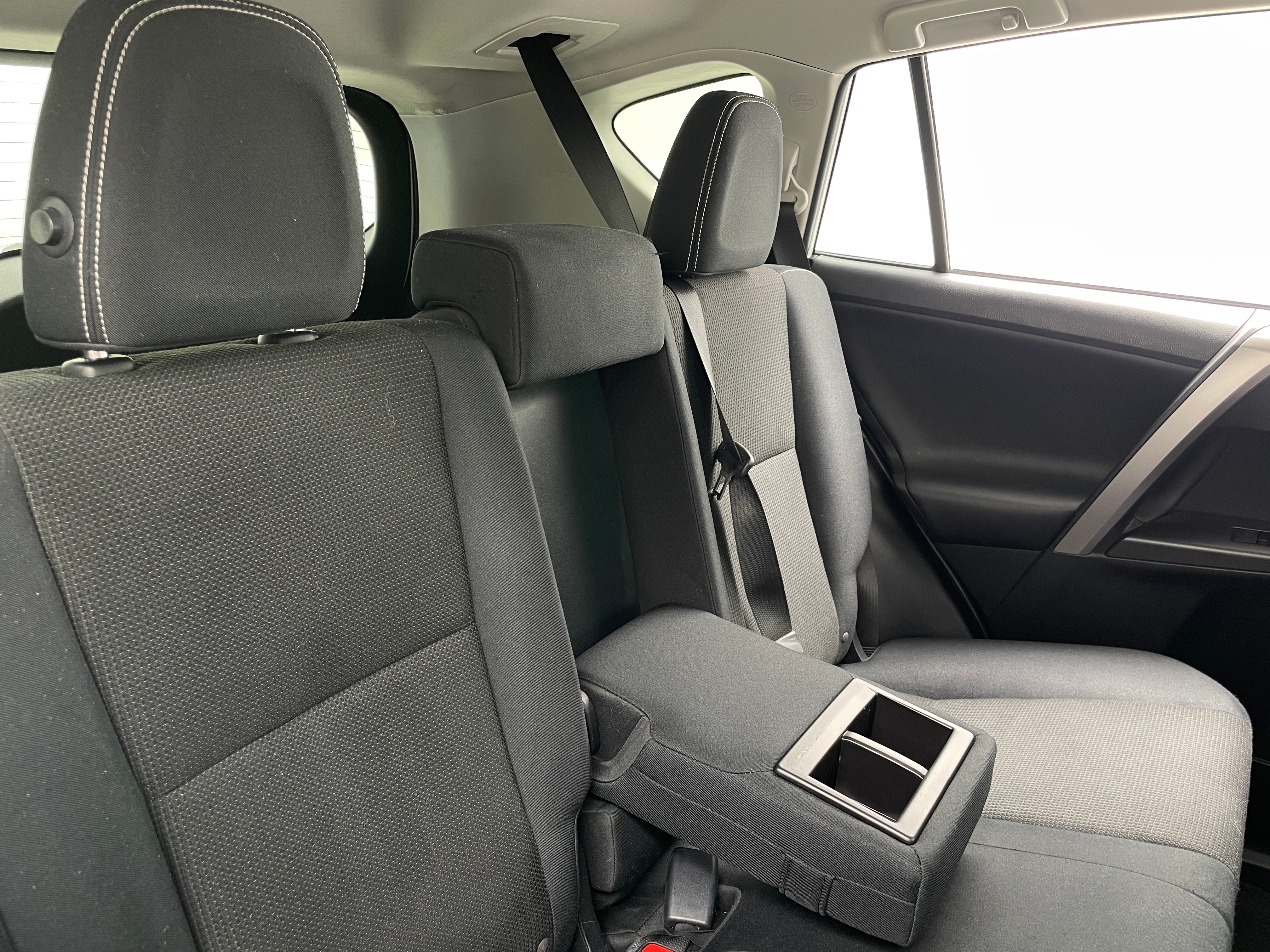 2016 Toyota RAV4 XLE 6