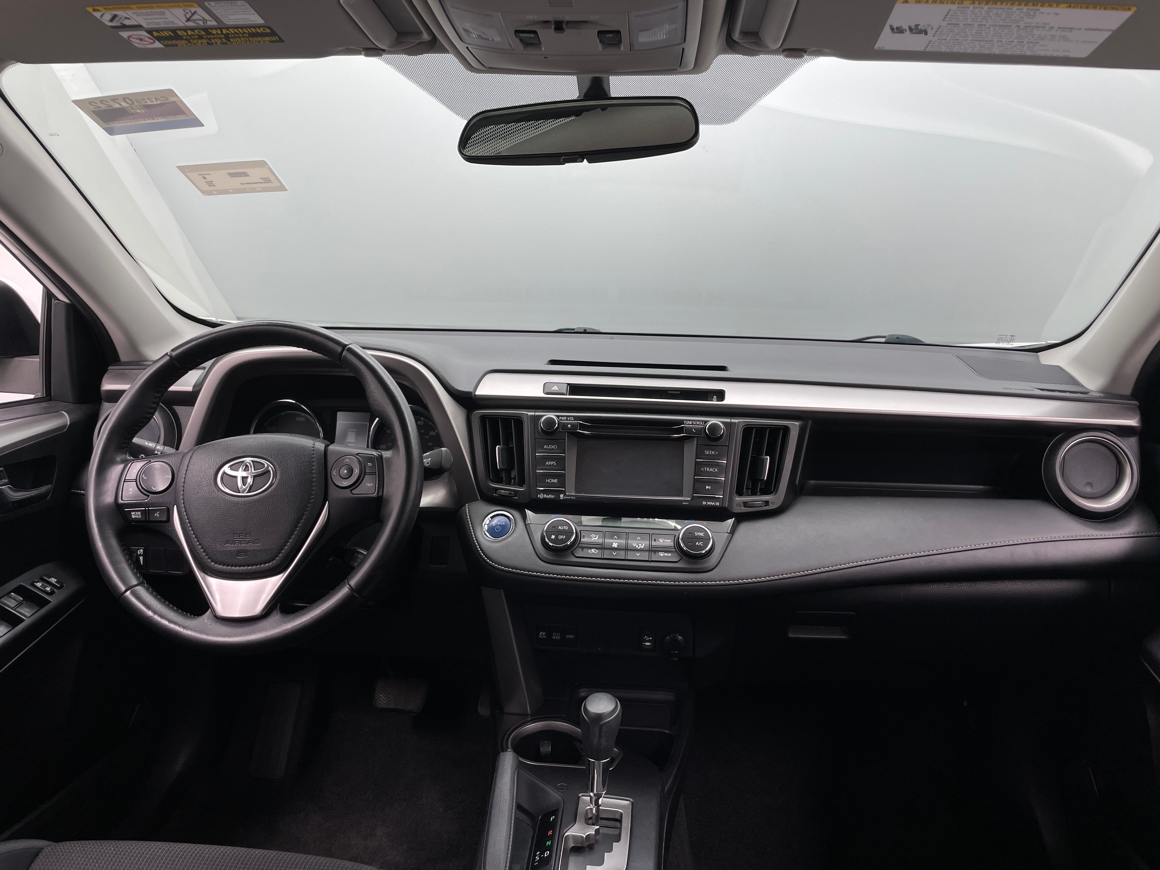 2016 Toyota RAV4 XLE 3