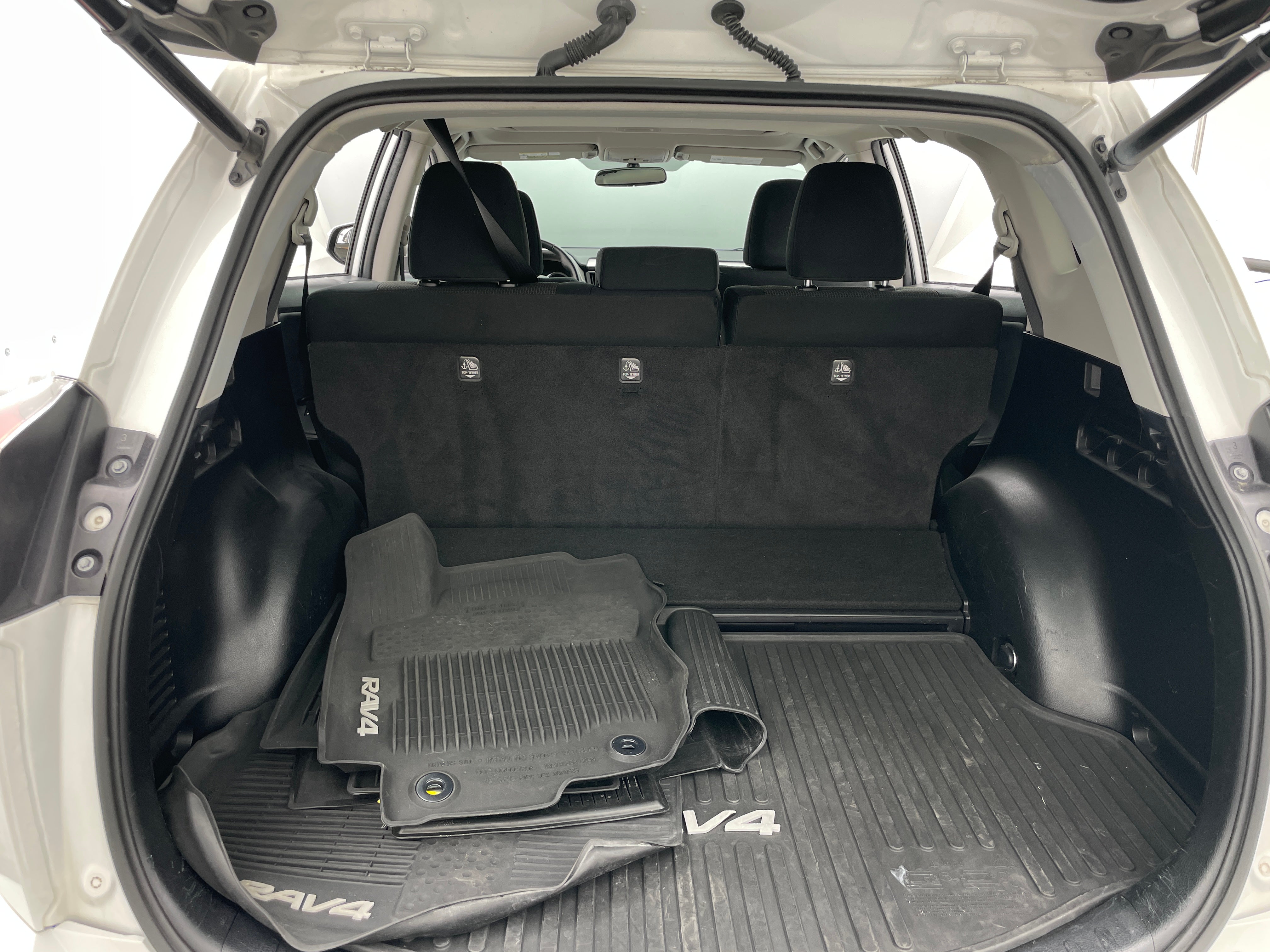 2016 Toyota RAV4 XLE 7