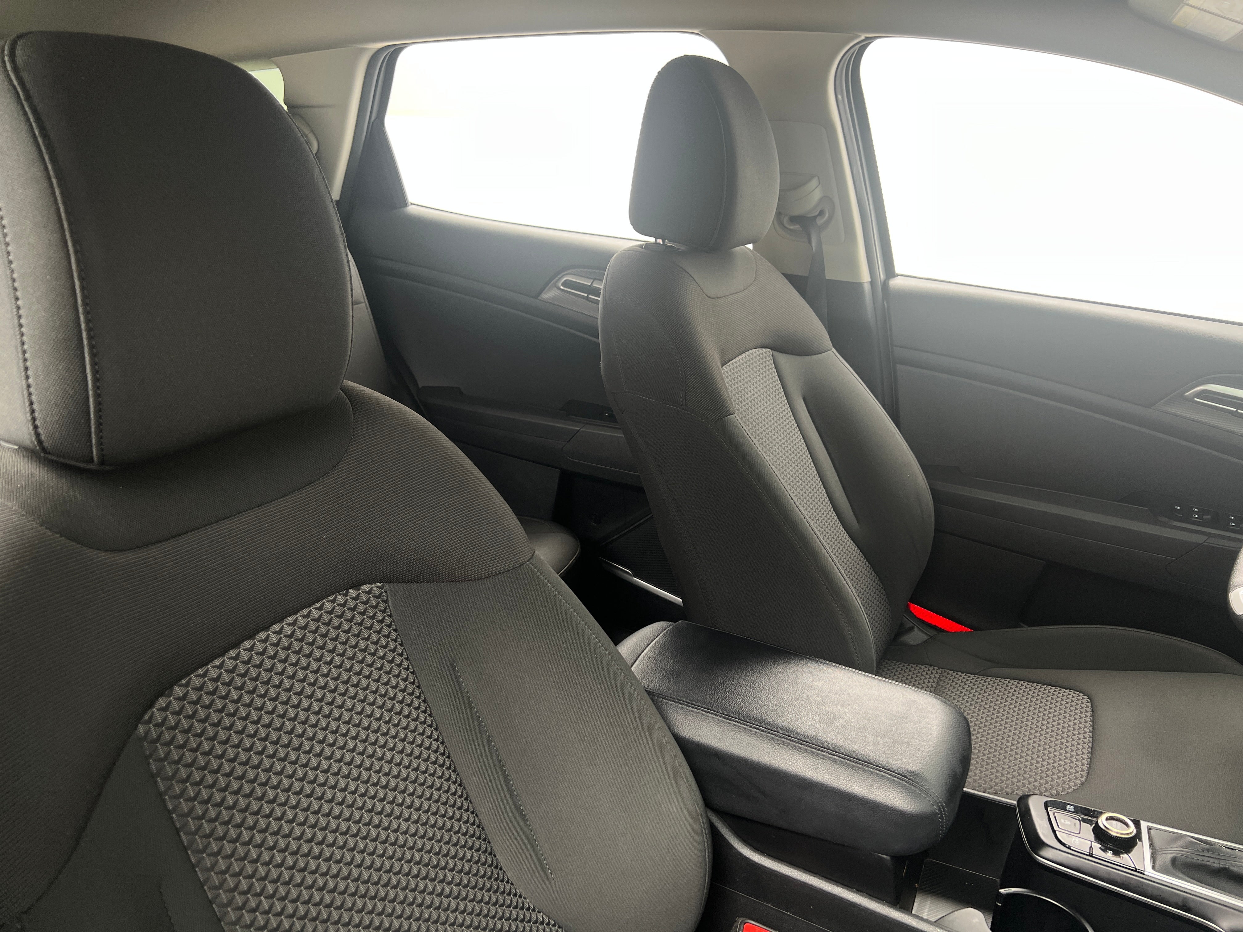 2023 Kia Sportage LX 2