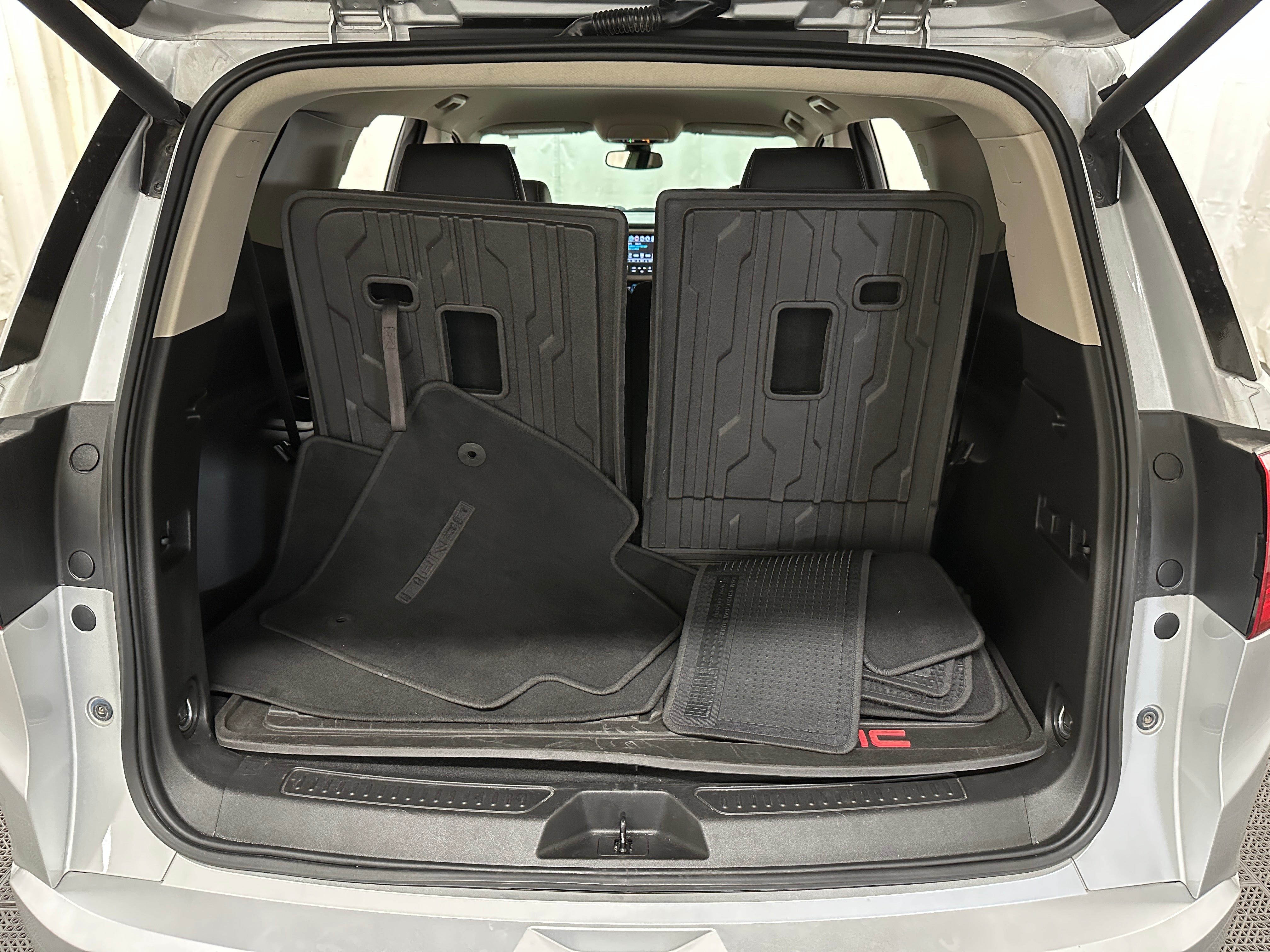 2018 GMC Acadia Denali 6