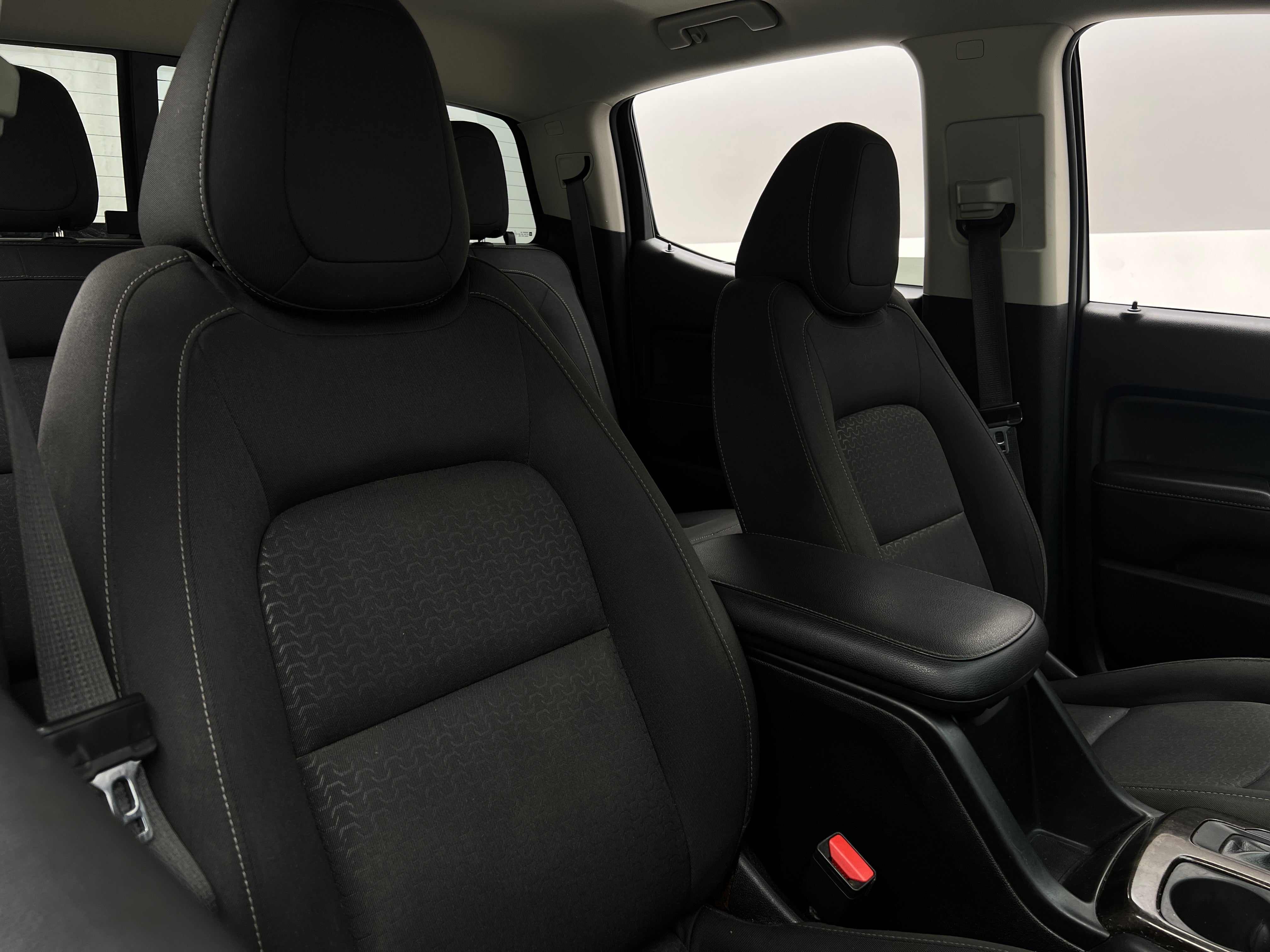 2018 GMC Canyon SLE 2