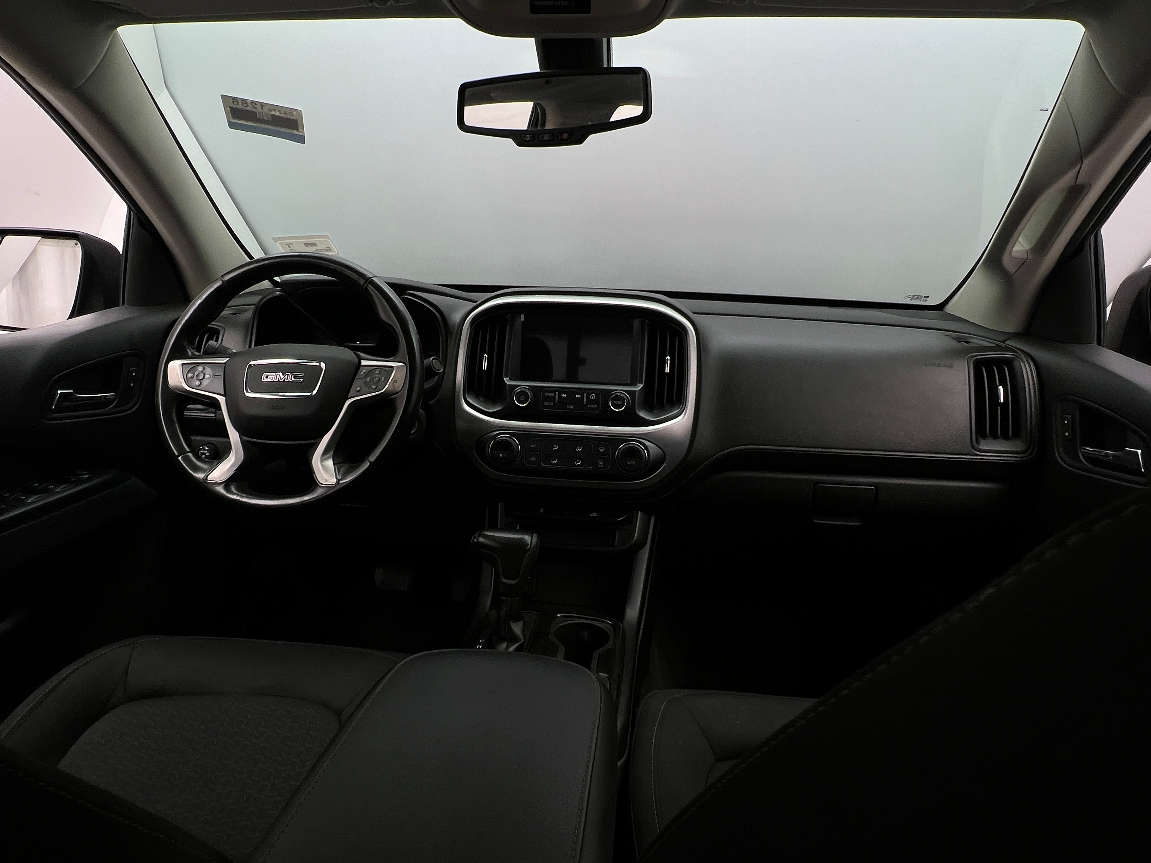 2018 GMC Canyon SLE 3