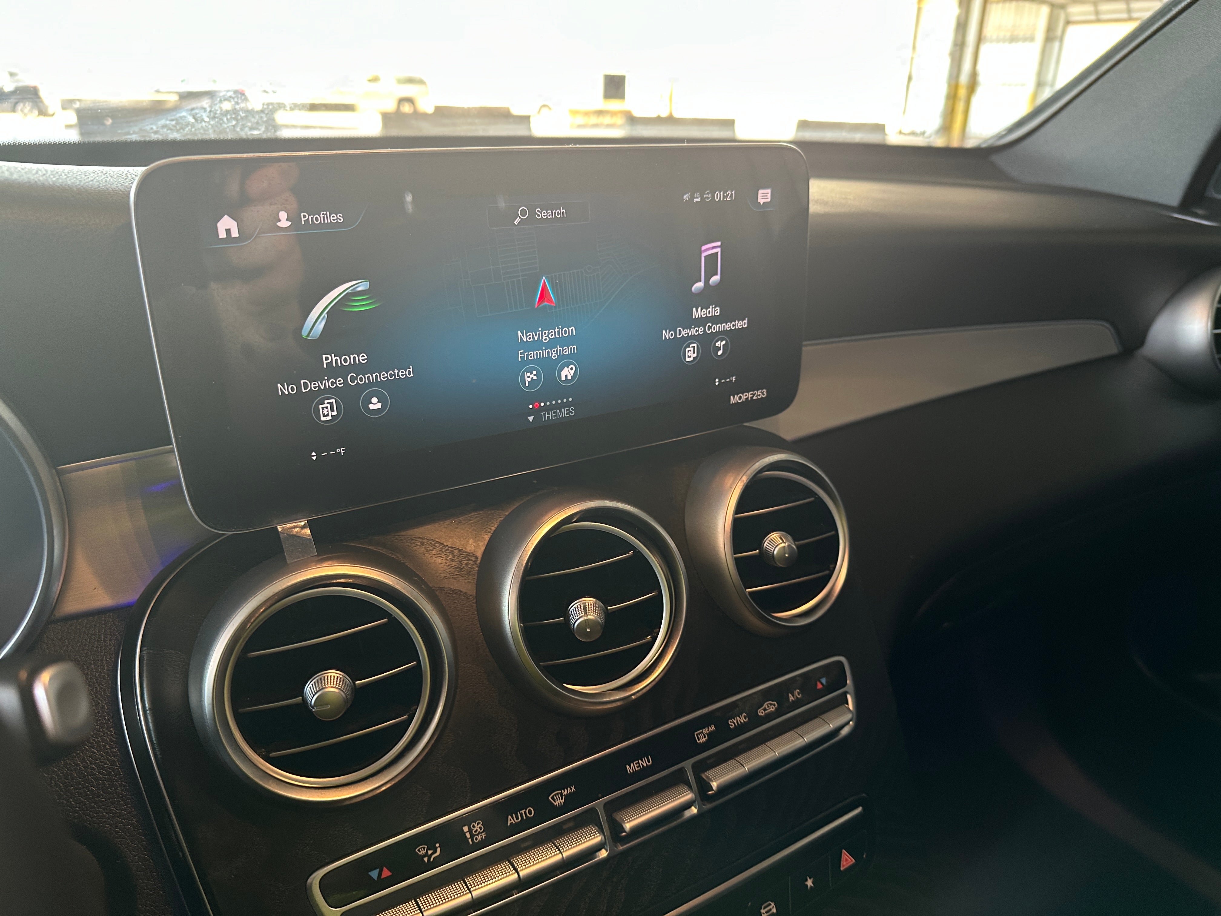 2021 Mercedes-Benz GLC 300 3