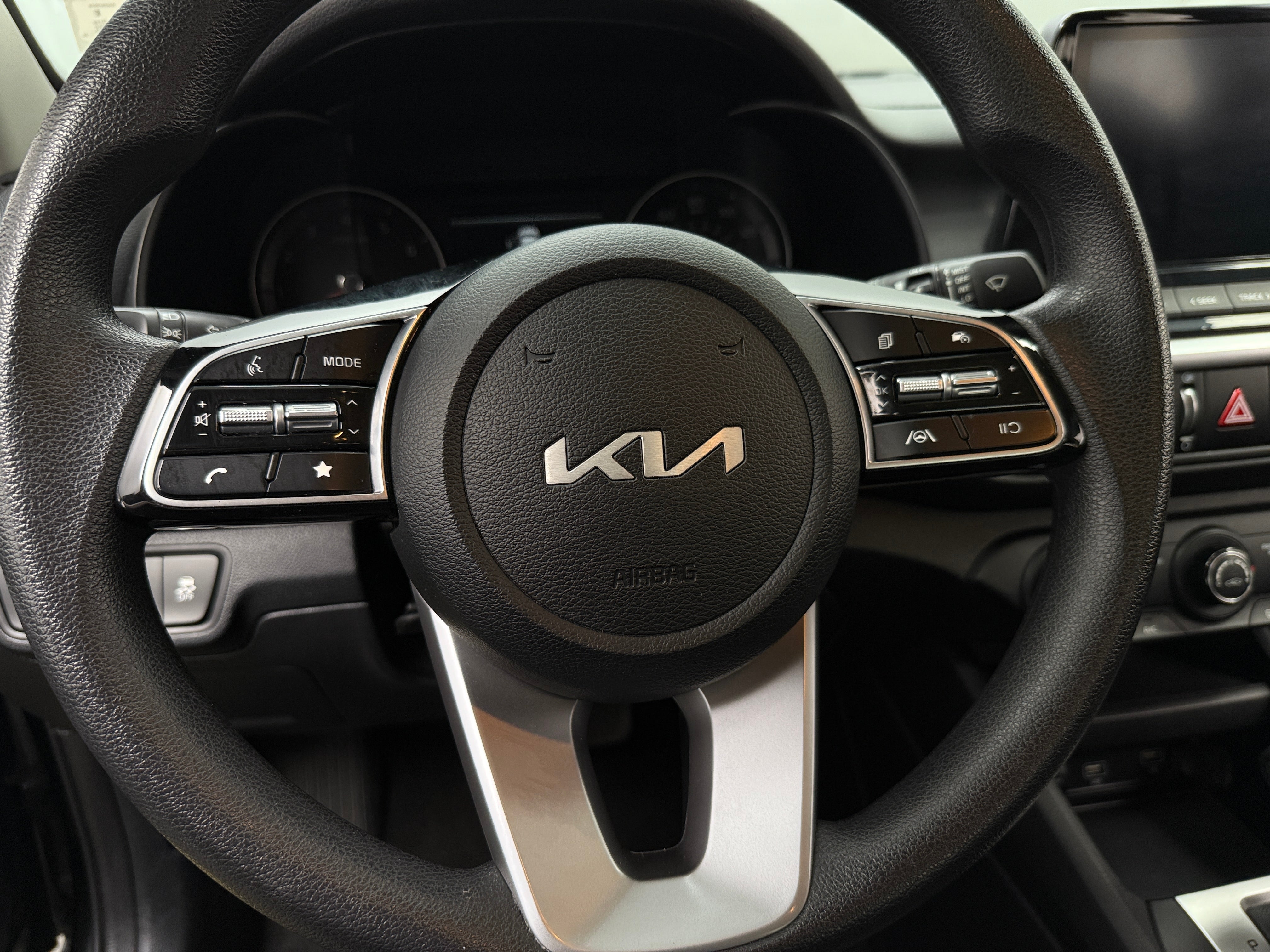2024 Kia Forte LXS 5