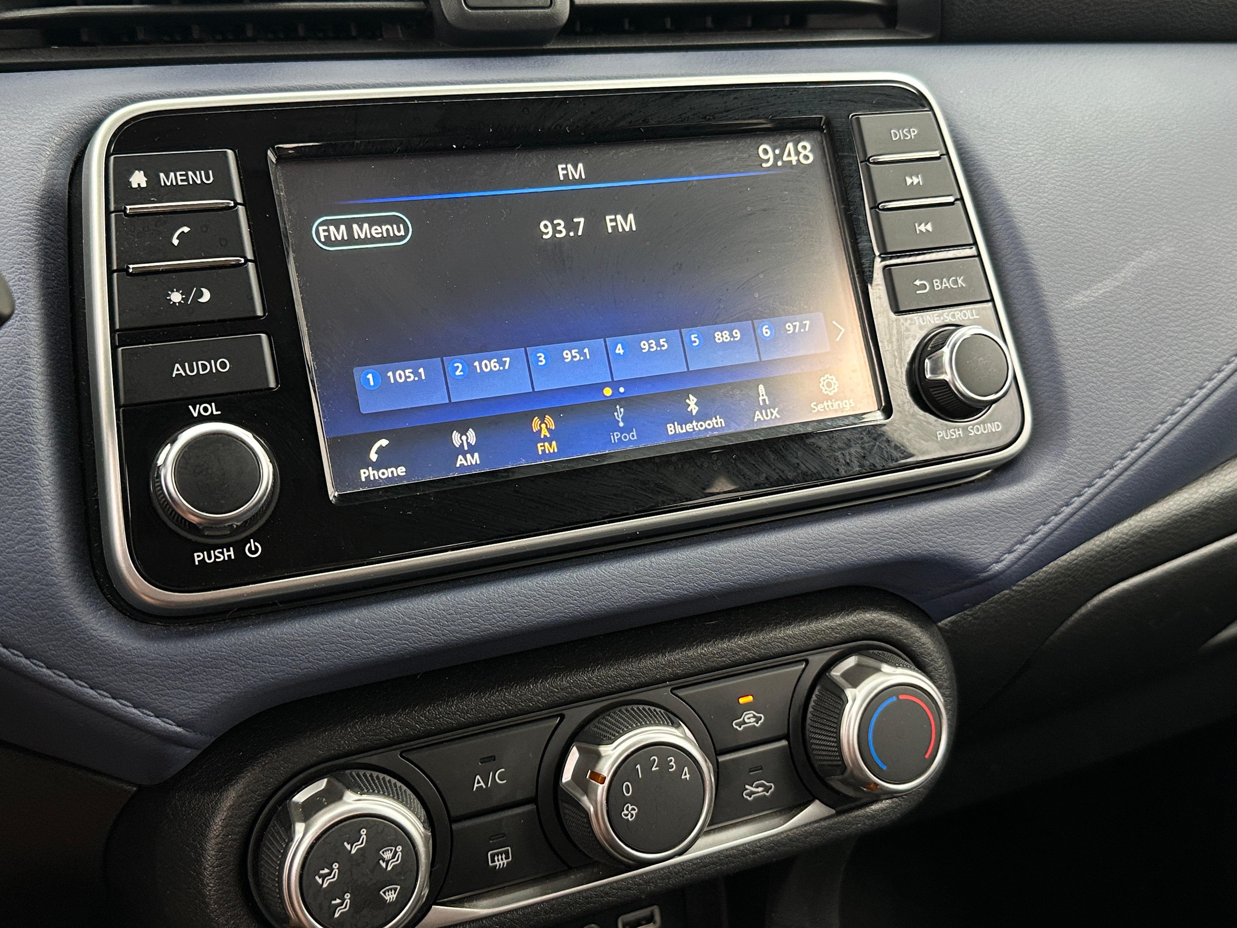 2023 Nissan Versa SV 4