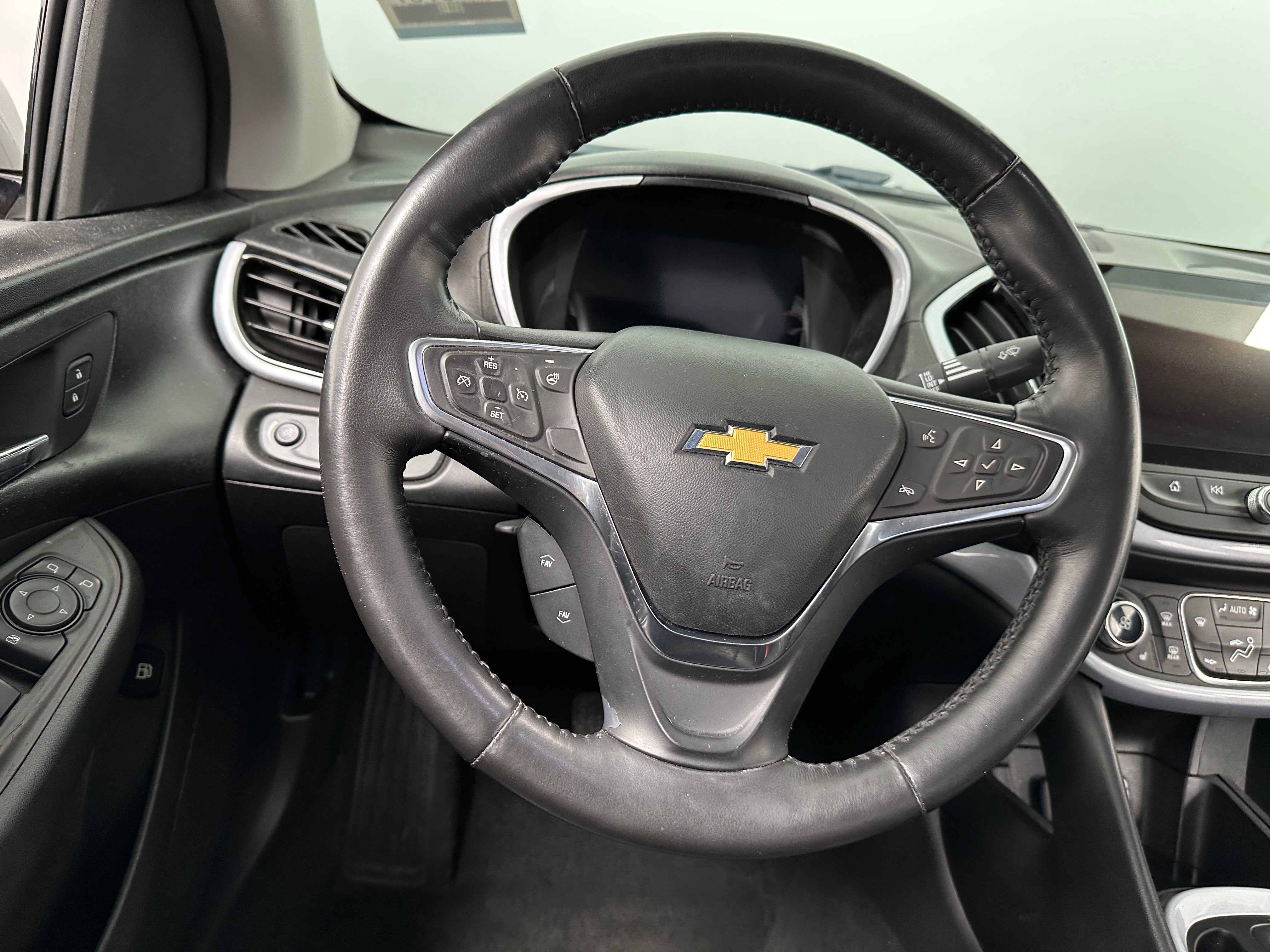2017 Chevrolet Volt LT 4