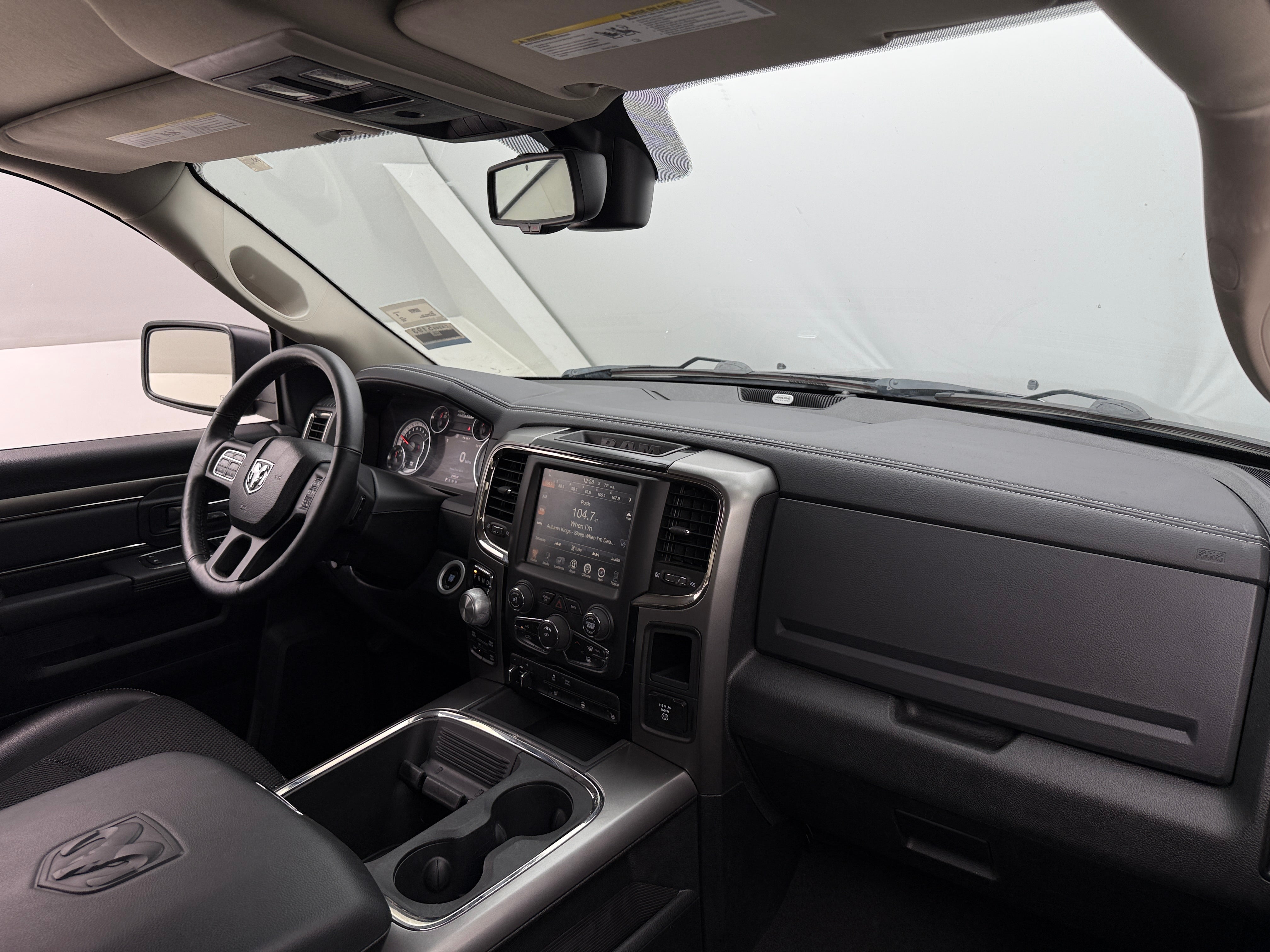 2016 RAM 1500 Sport 3