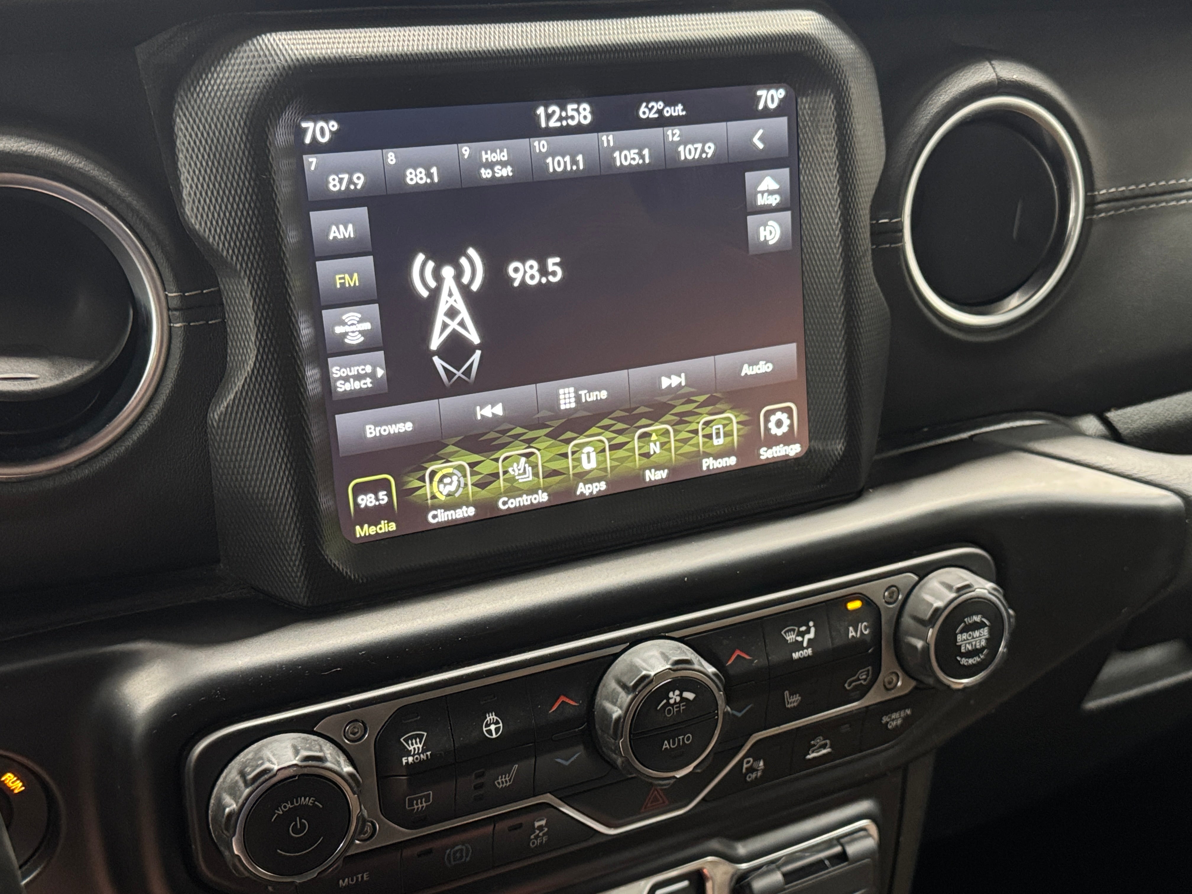 2021 Jeep Wrangler Unlimited Sahara 4xe 3