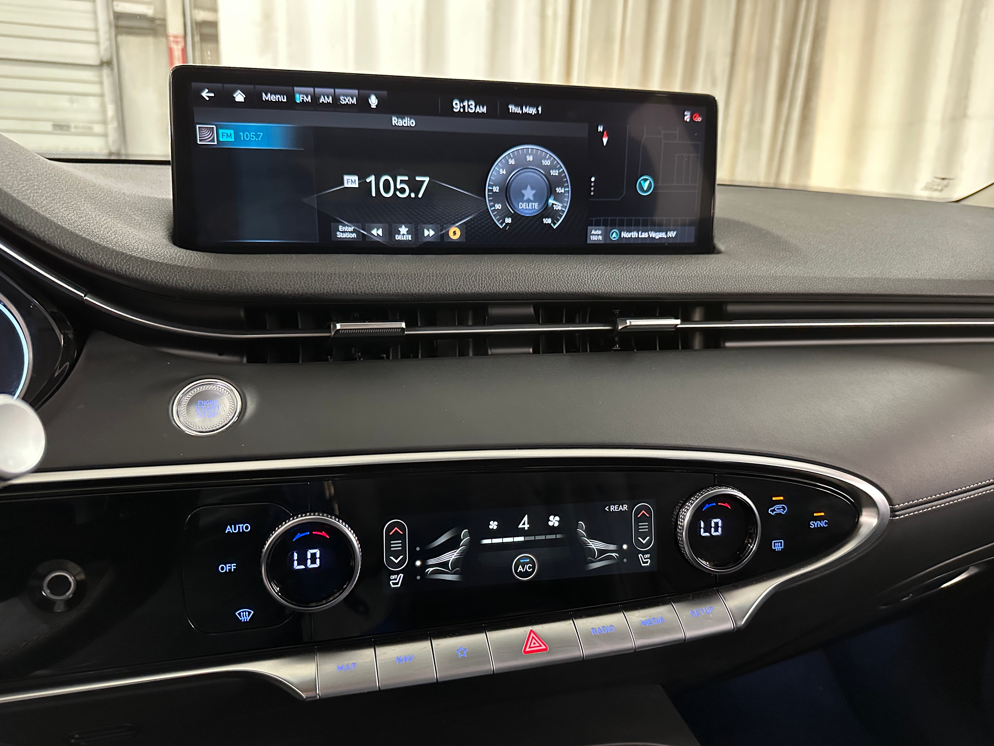 2025 Genesis GV70 Standard 3