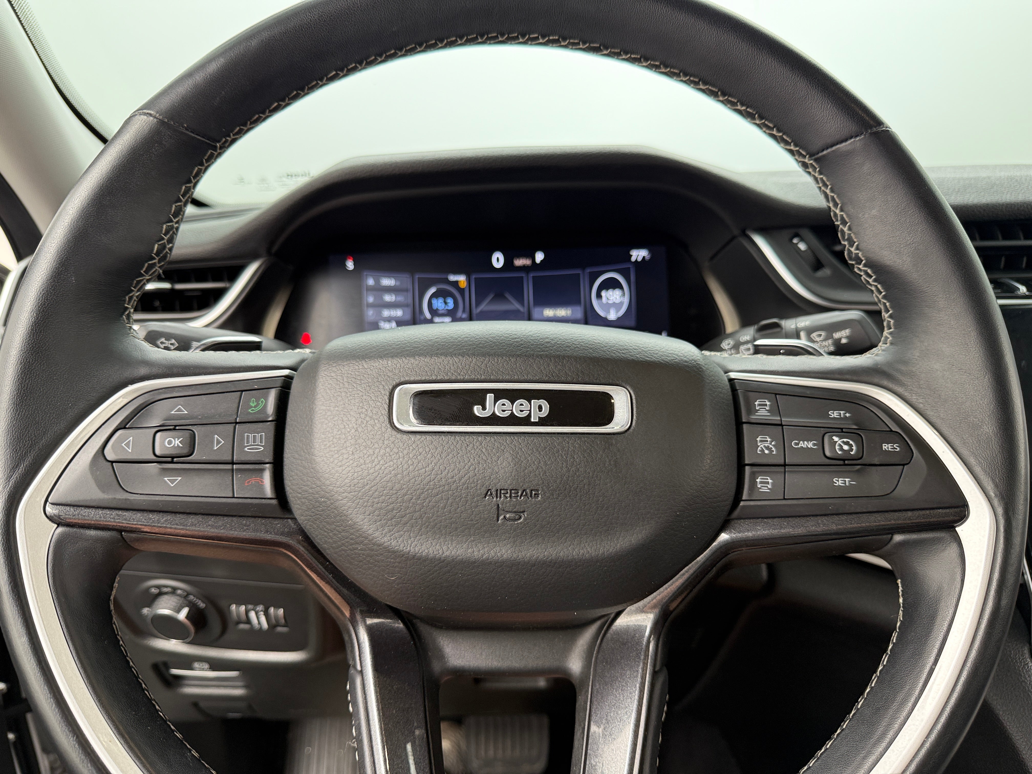 2021 Jeep Grand Cherokee L Laredo 5