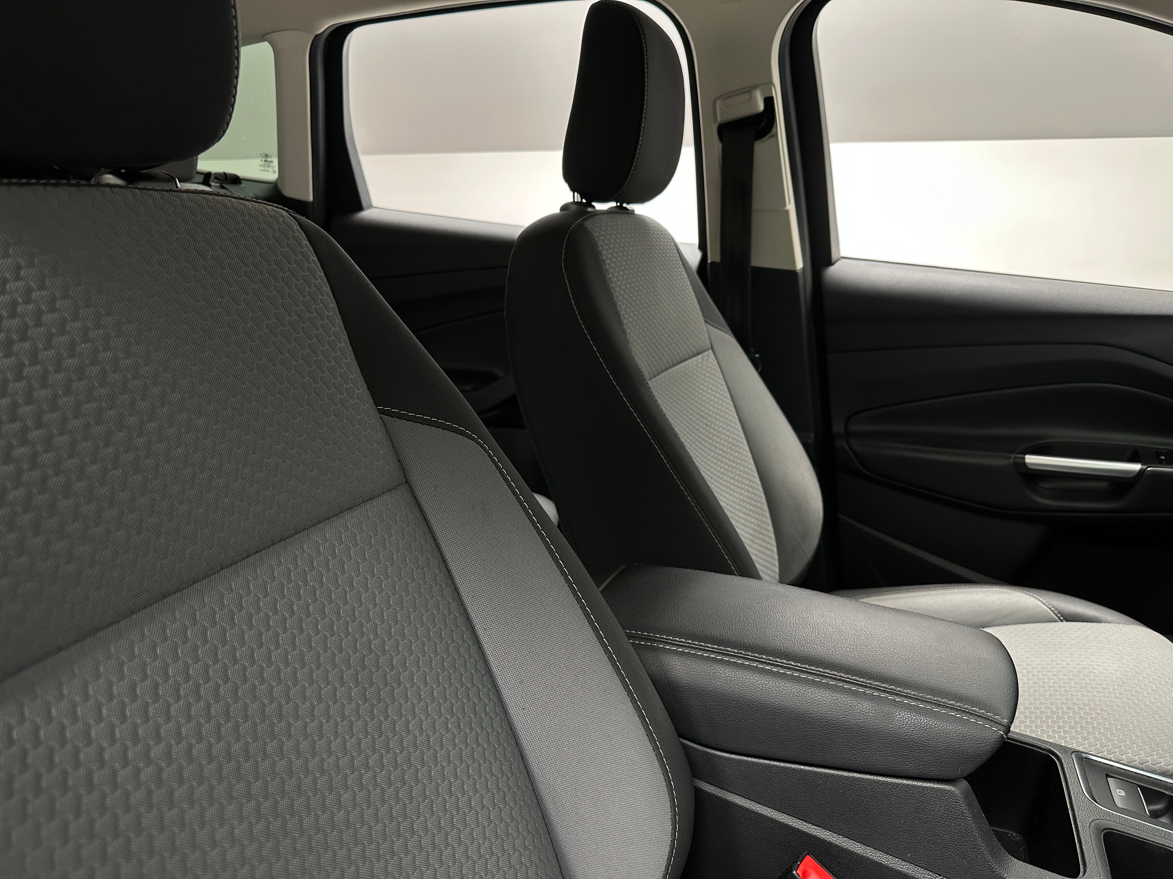 2019 Ford Escape SE 2