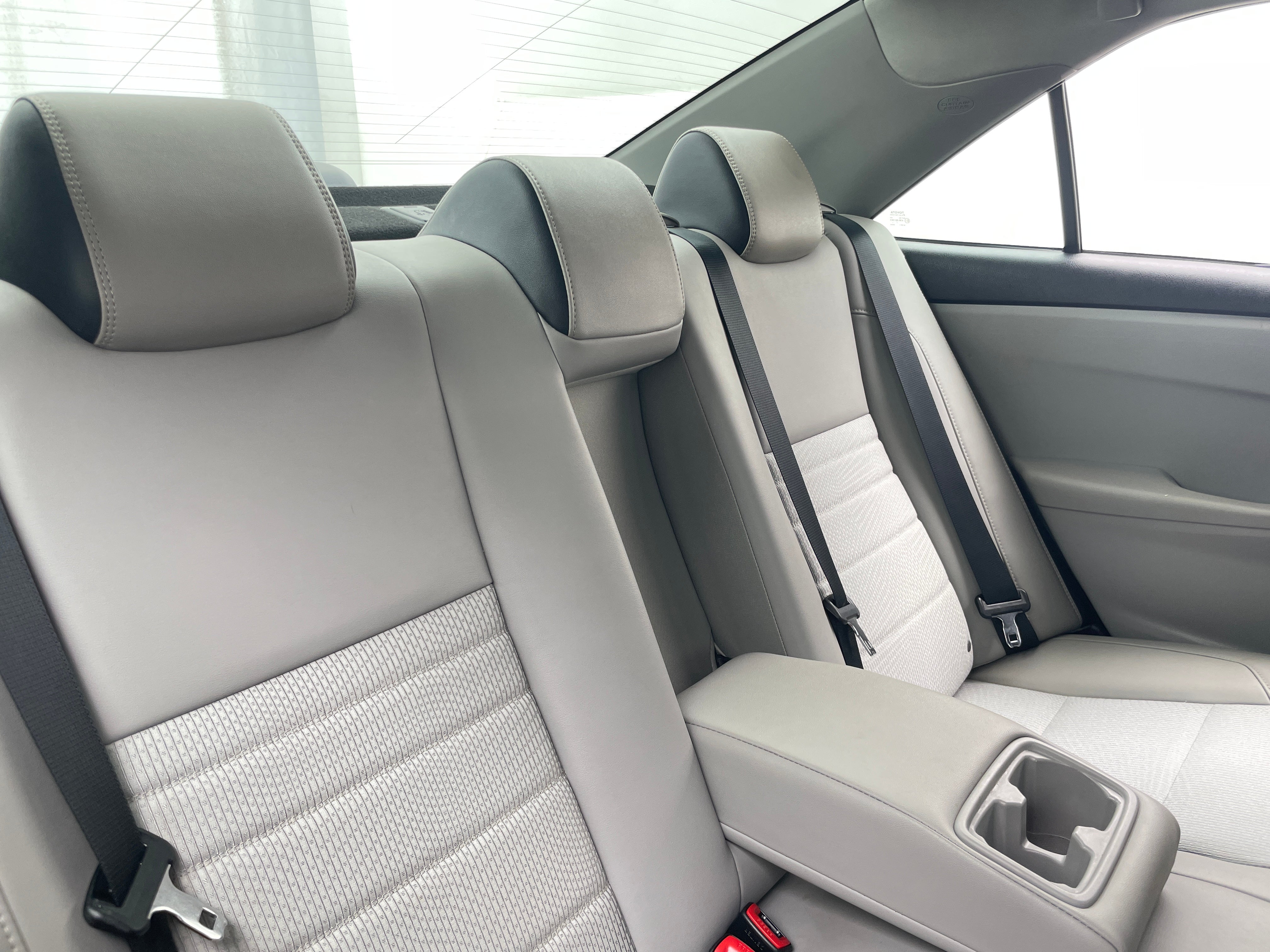 2017 Toyota Camry SE 6