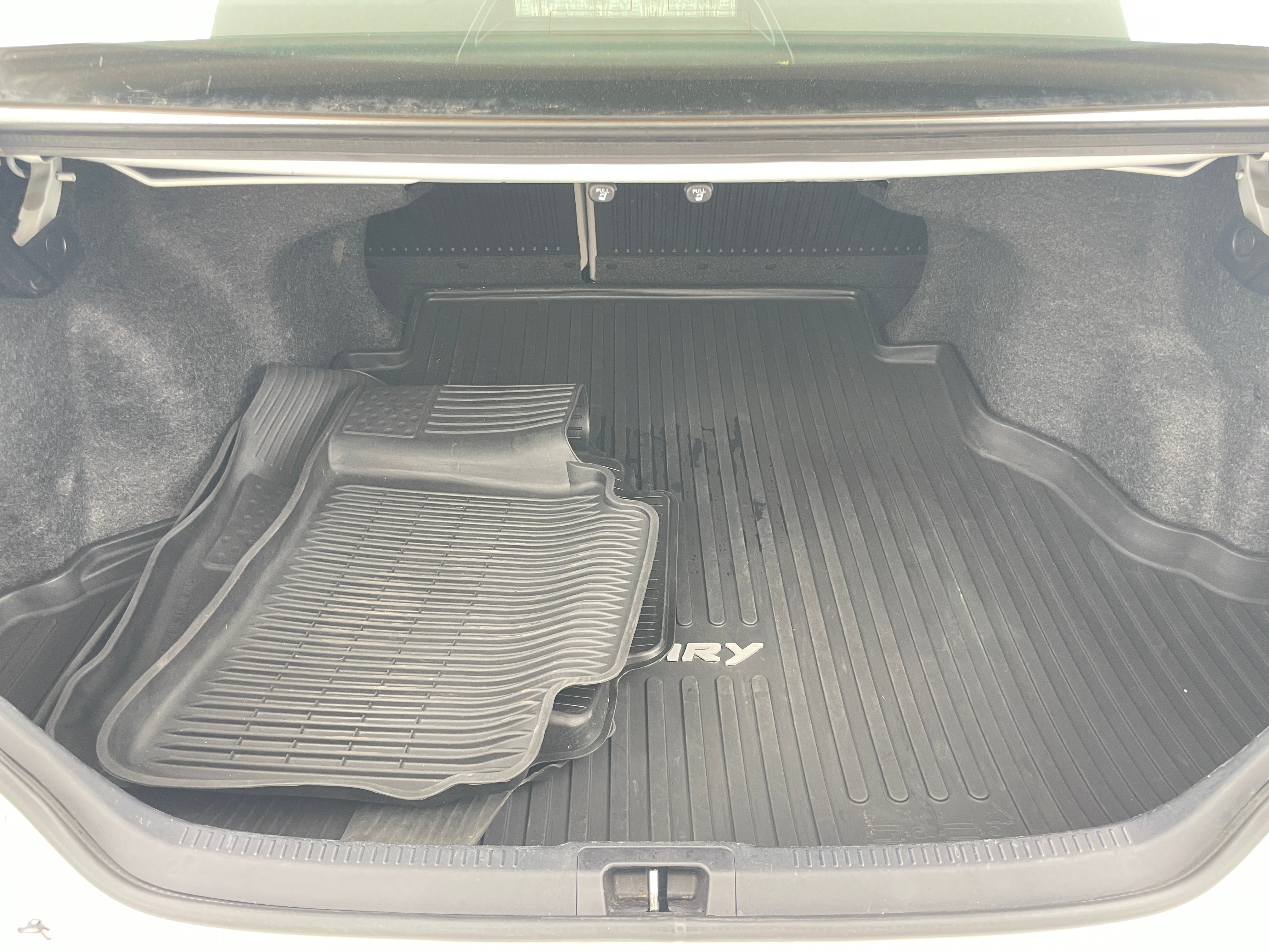 2017 Toyota Camry SE 7