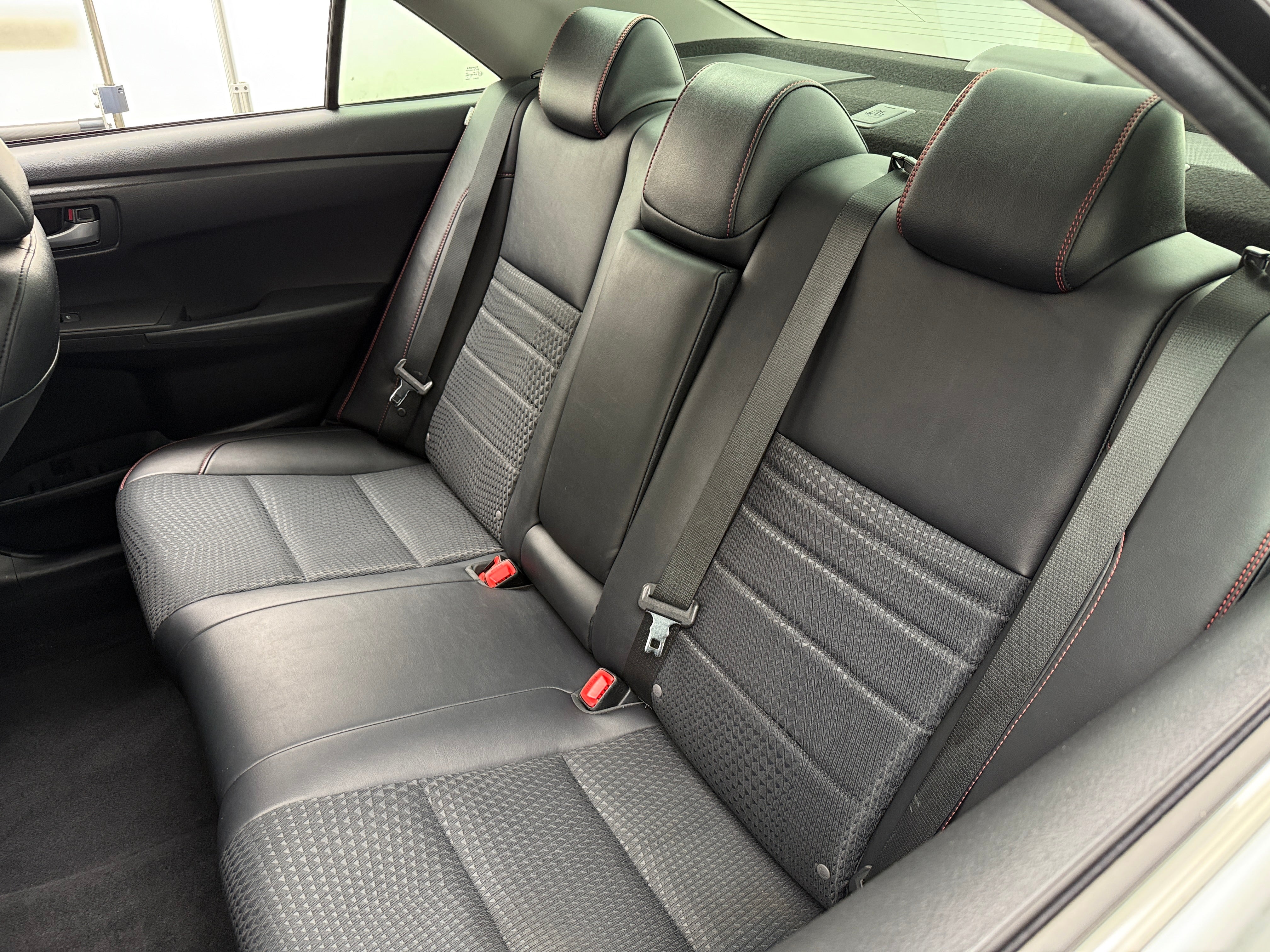 2015 Toyota Camry SE 6