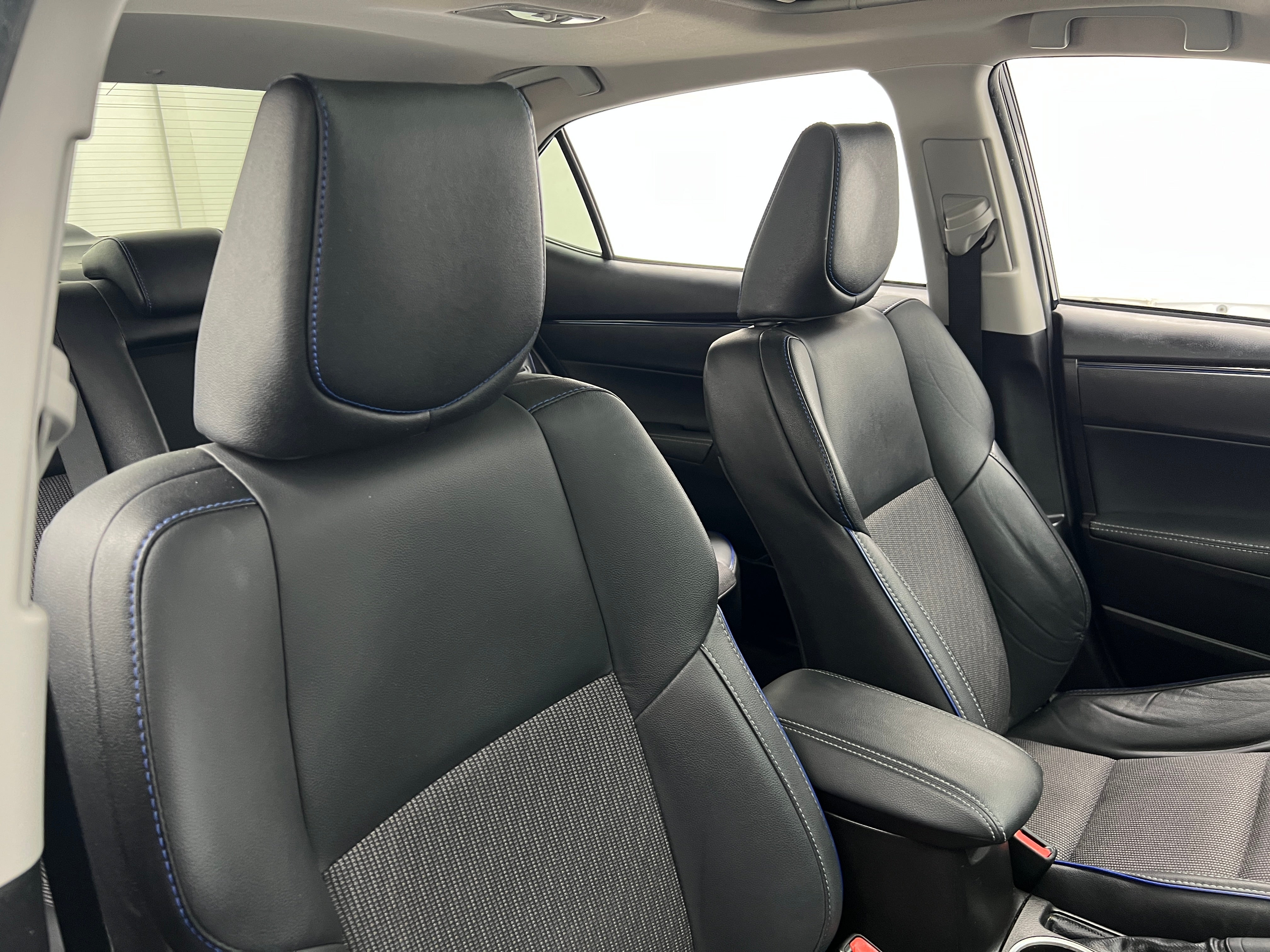 2018 Toyota Corolla SE 2