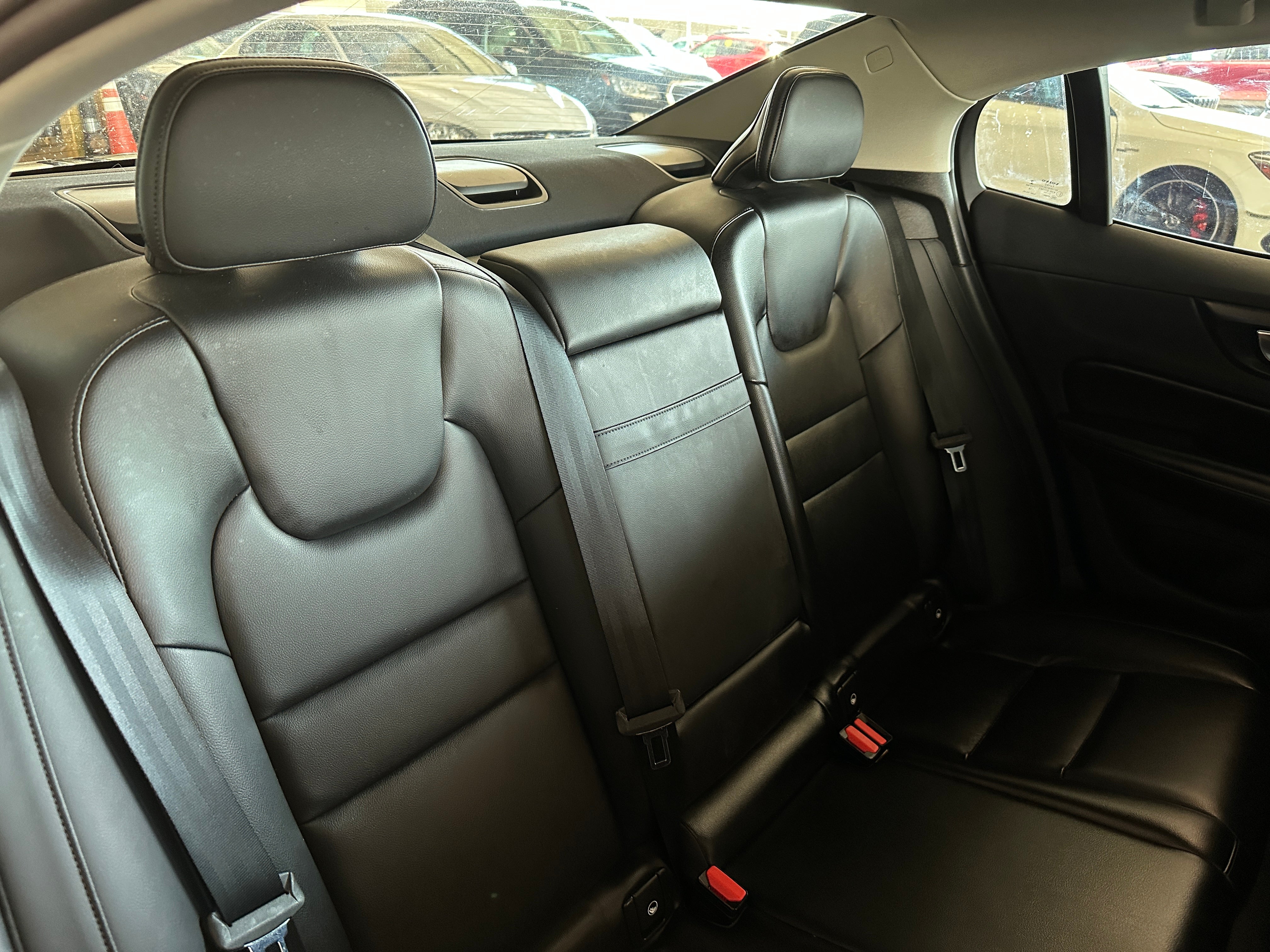 2020 Volvo S60 T6 Momentum 5