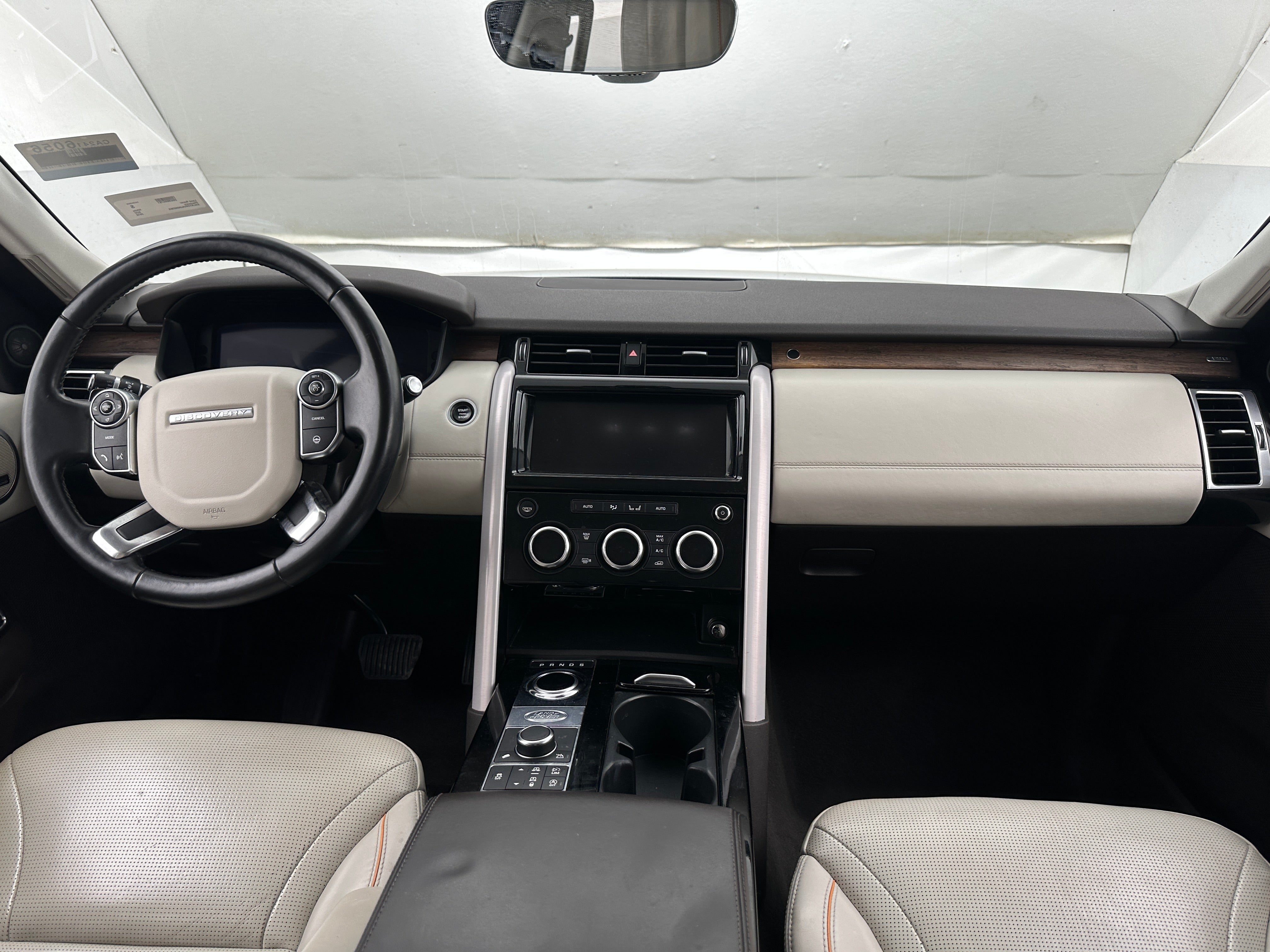 2018 Land Rover Discovery HSE Luxury 2