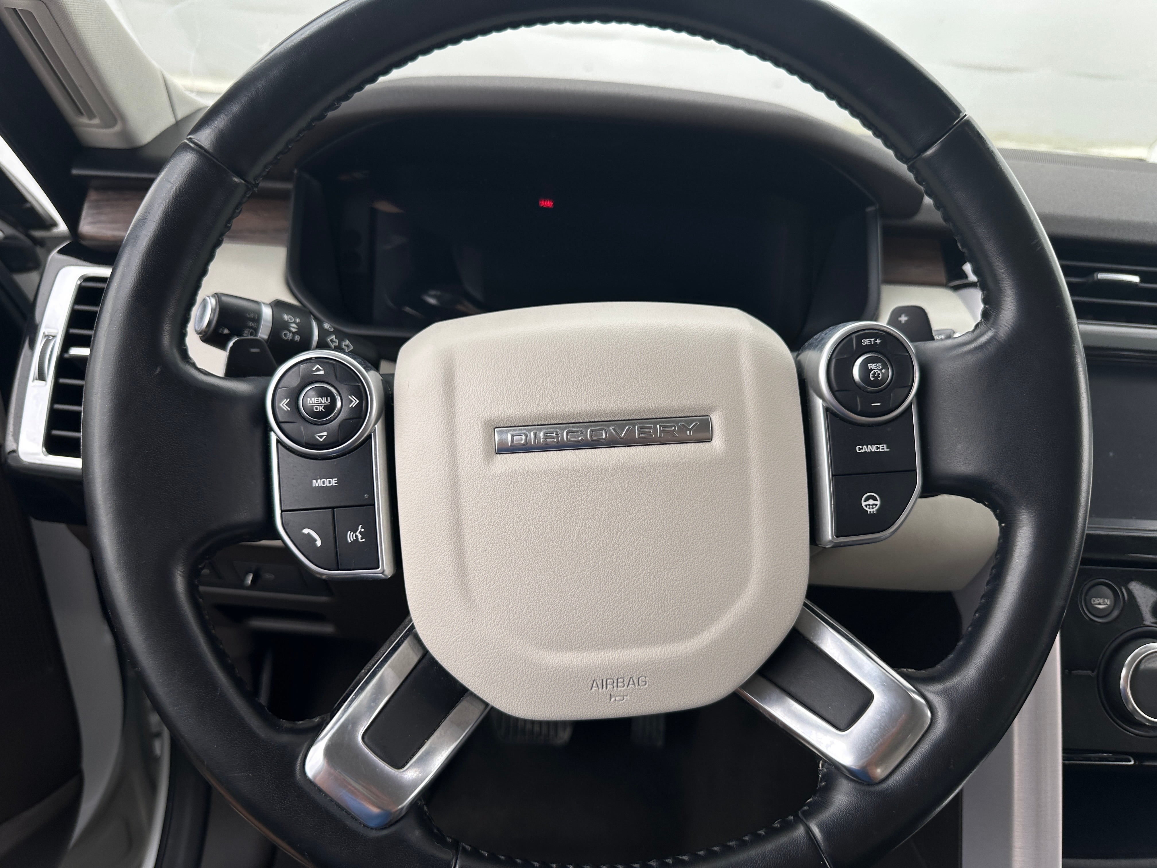 2018 Land Rover Discovery HSE Luxury 4